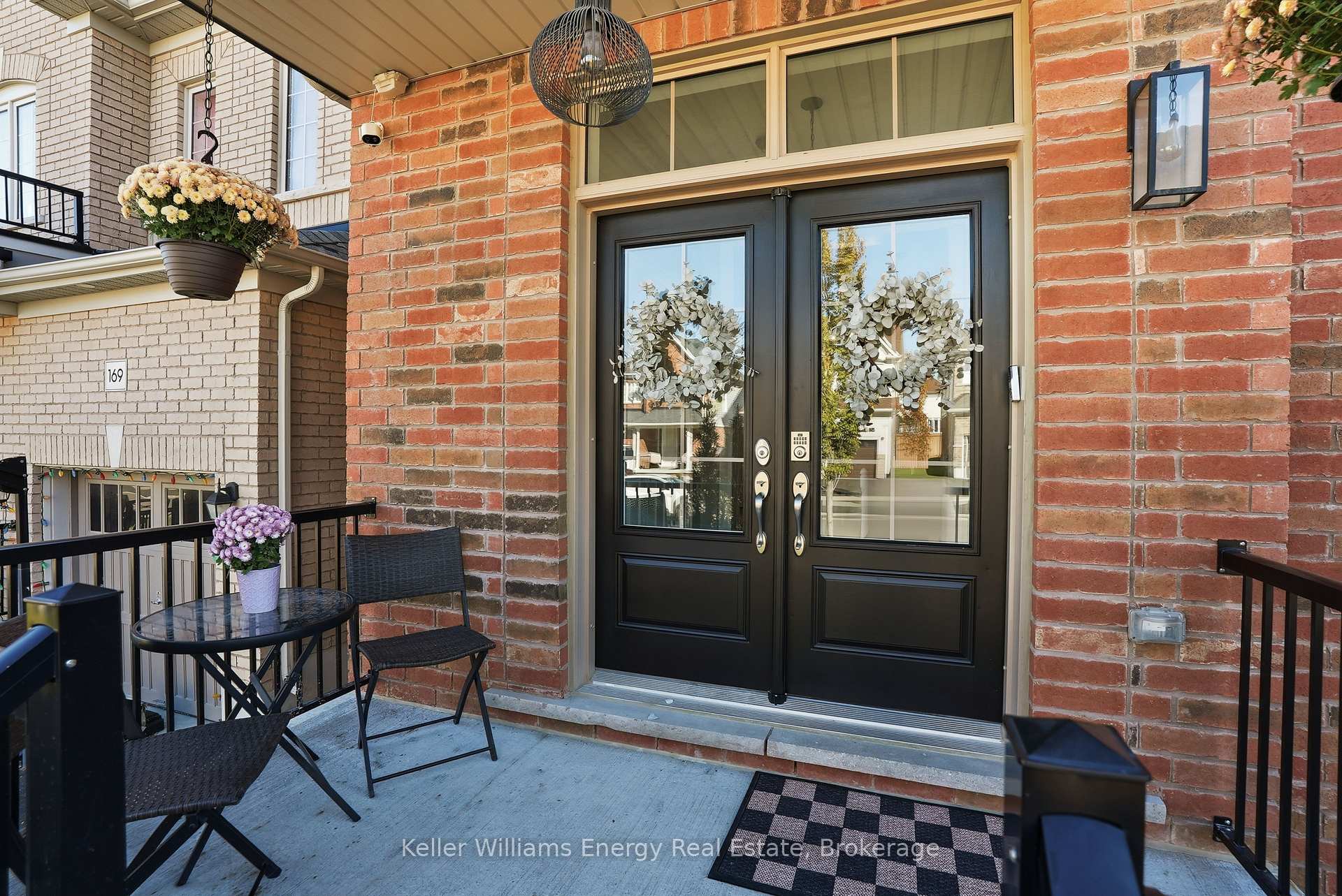 Photo 2 of 165 Douglas Kemp Crescent, Clarington, Bowmanville — HOMEH