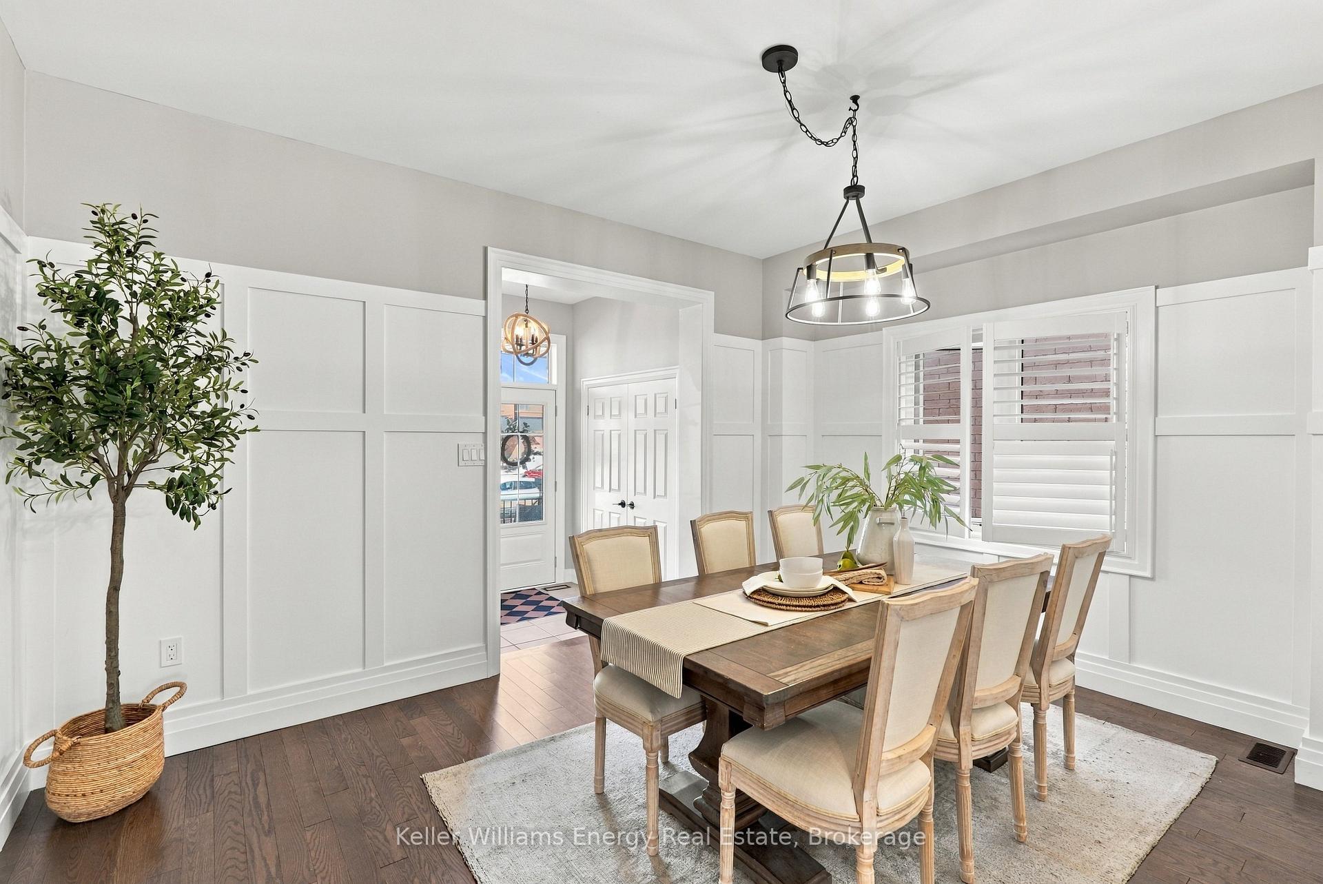 Photo 3 of 165 Douglas Kemp Crescent, Clarington, Bowmanville — HOMEH