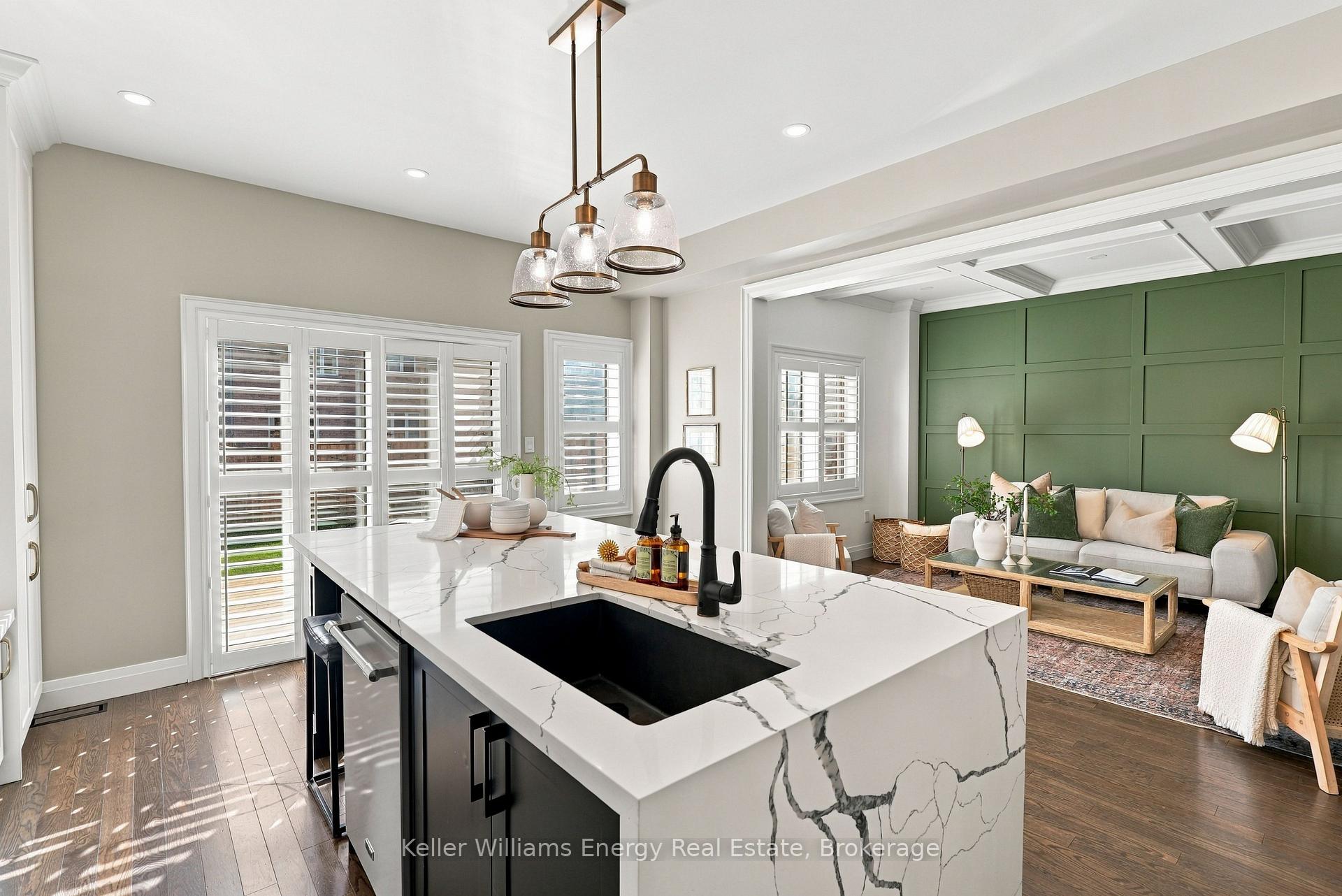 Photo 8 of 165 Douglas Kemp Crescent, Clarington, Bowmanville — HOMEH