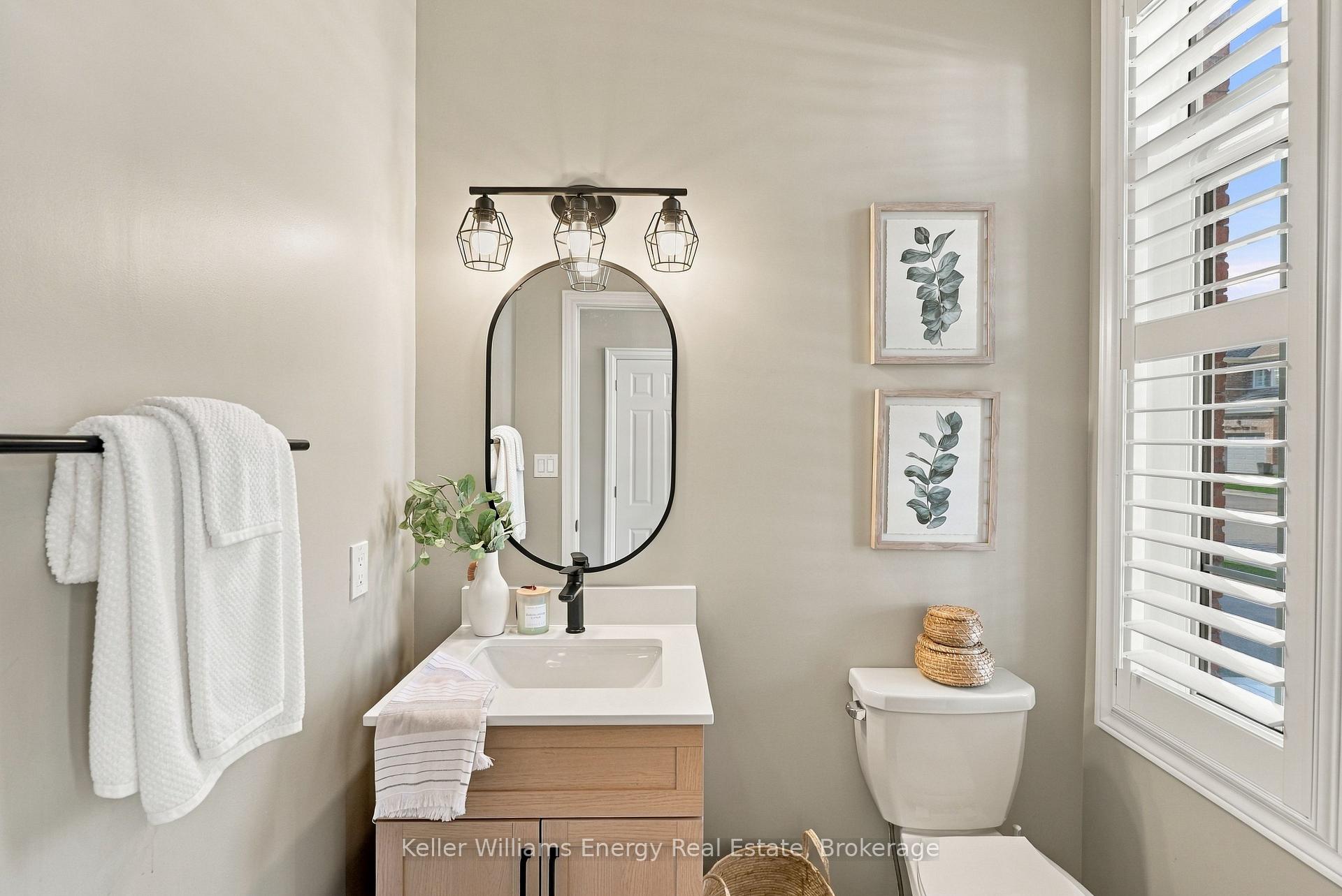 Photo 15 of 165 Douglas Kemp Crescent, Clarington, Bowmanville — HOMEH