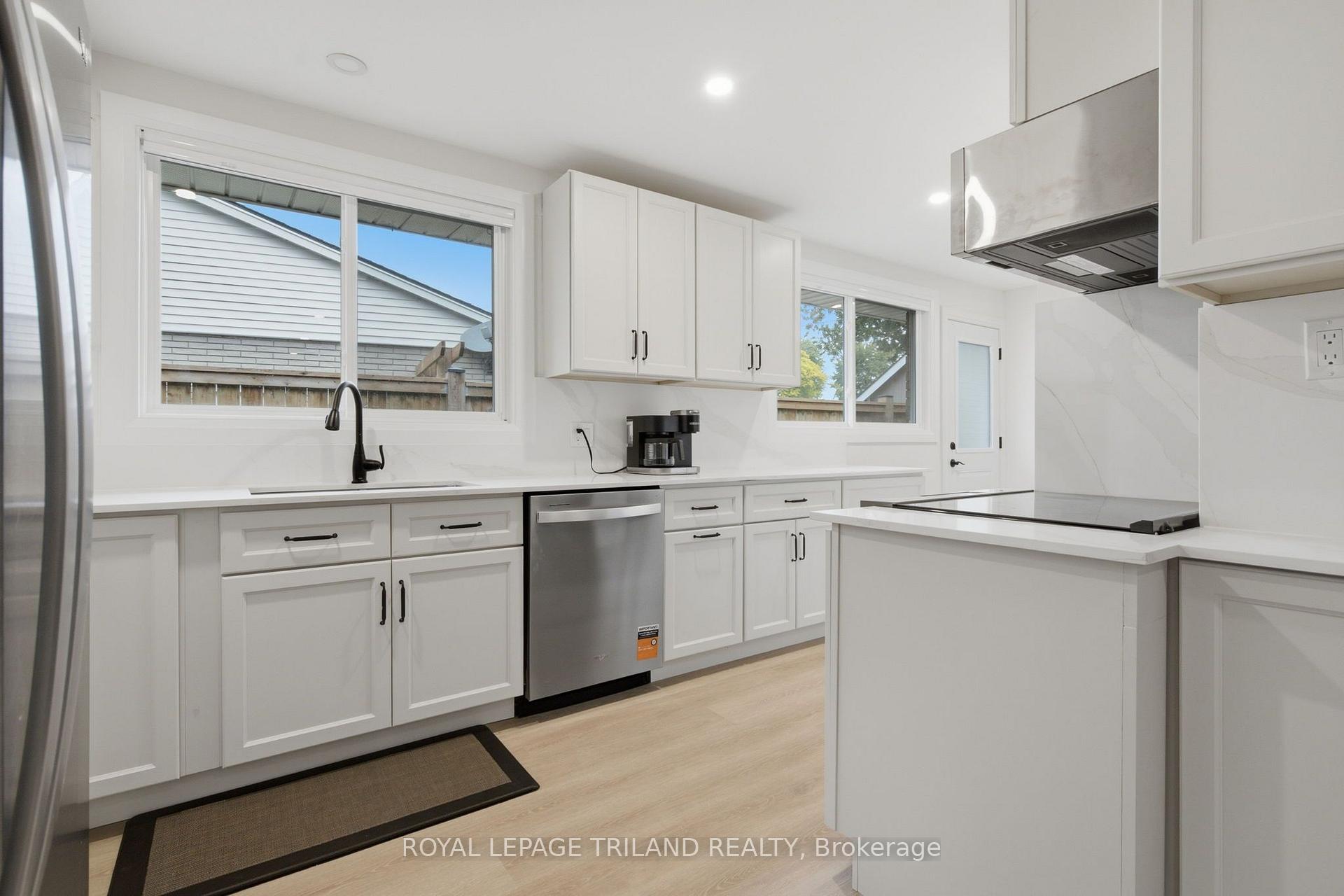 Photo 2 of Unit UPPER, 27 Aldborough Avenue, St. Thomas — HOMEH