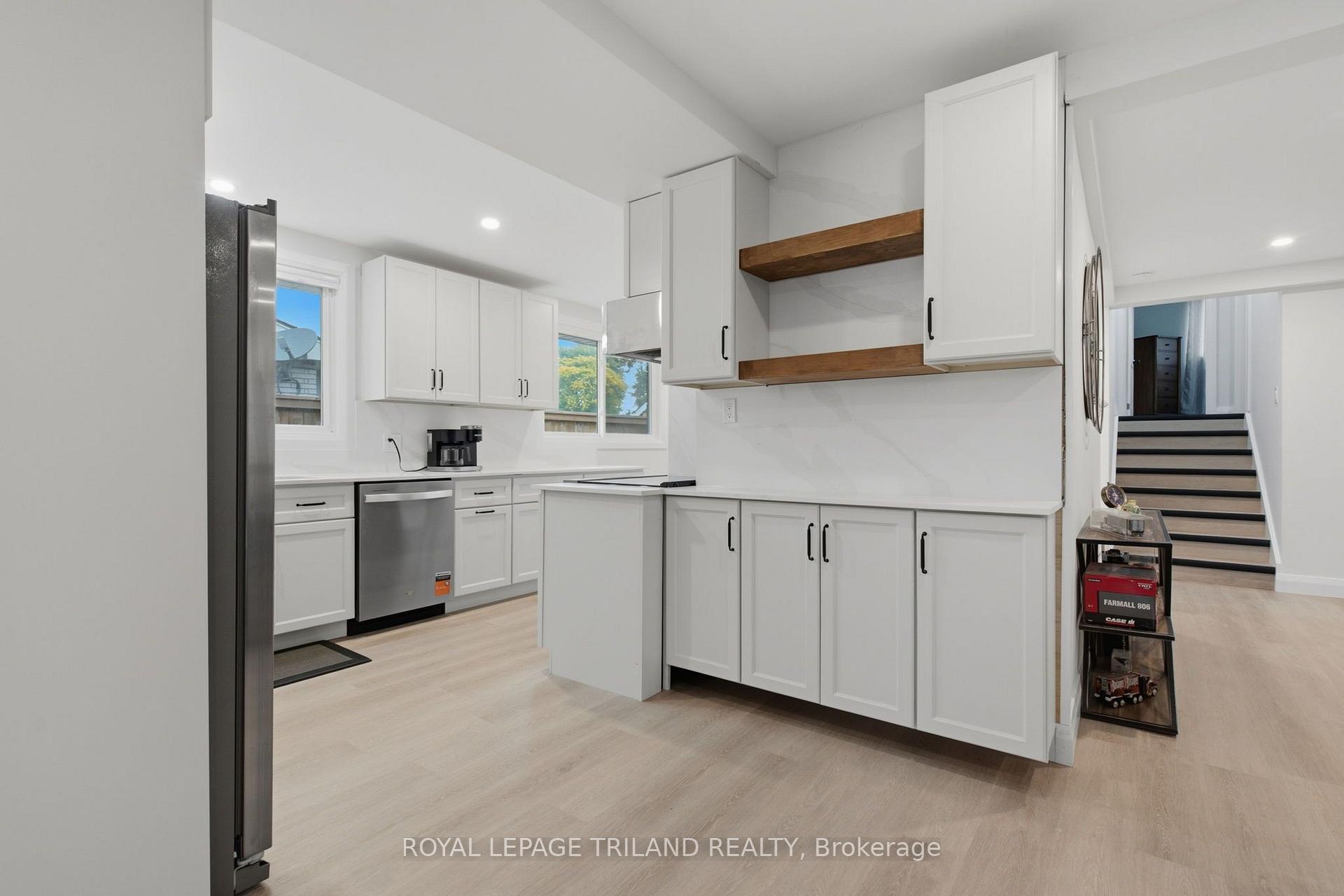 Photo 5 of Unit UPPER, 27 Aldborough Avenue, St. Thomas — HOMEH