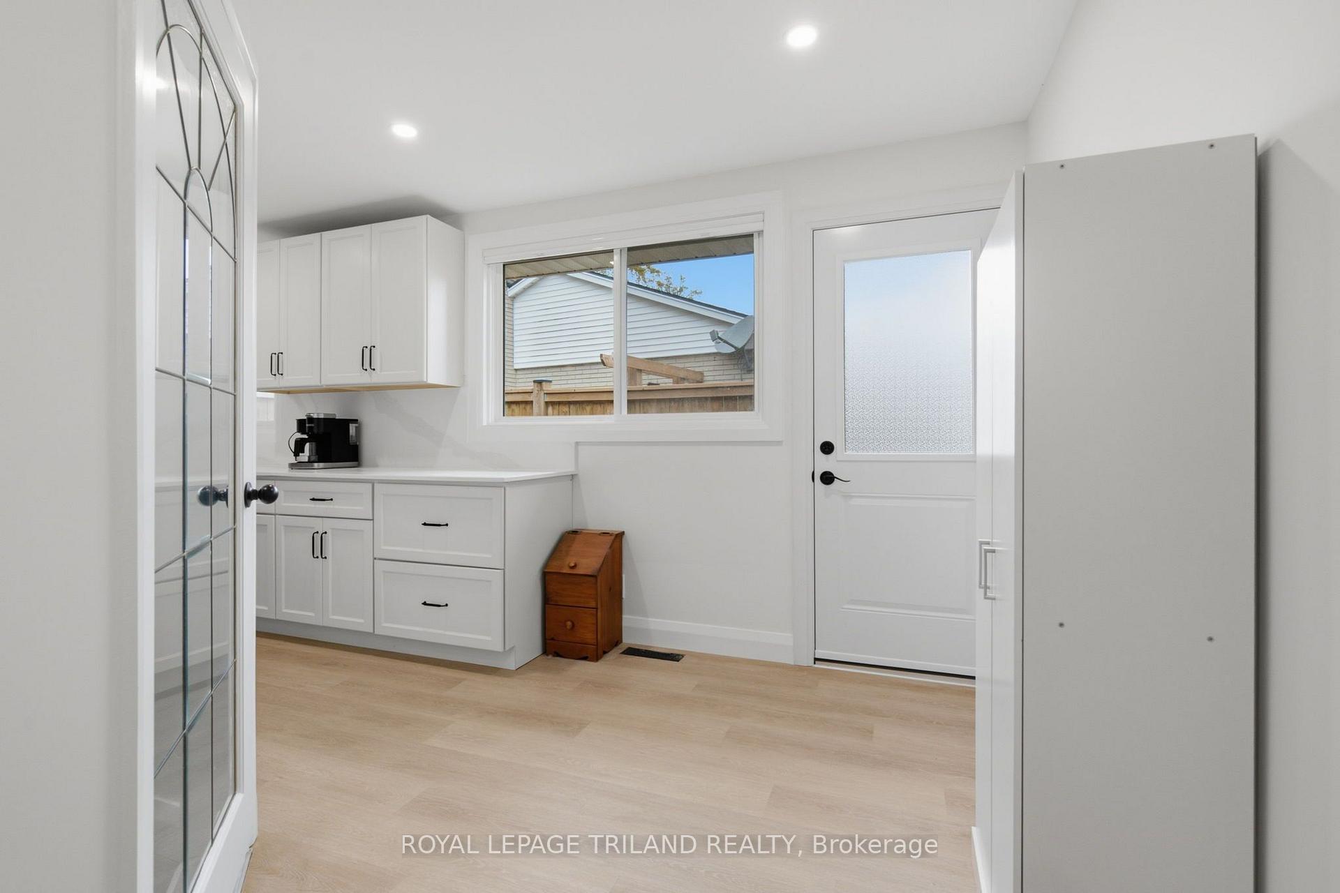 Photo 7 of Unit UPPER, 27 Aldborough Avenue, St. Thomas — HOMEH