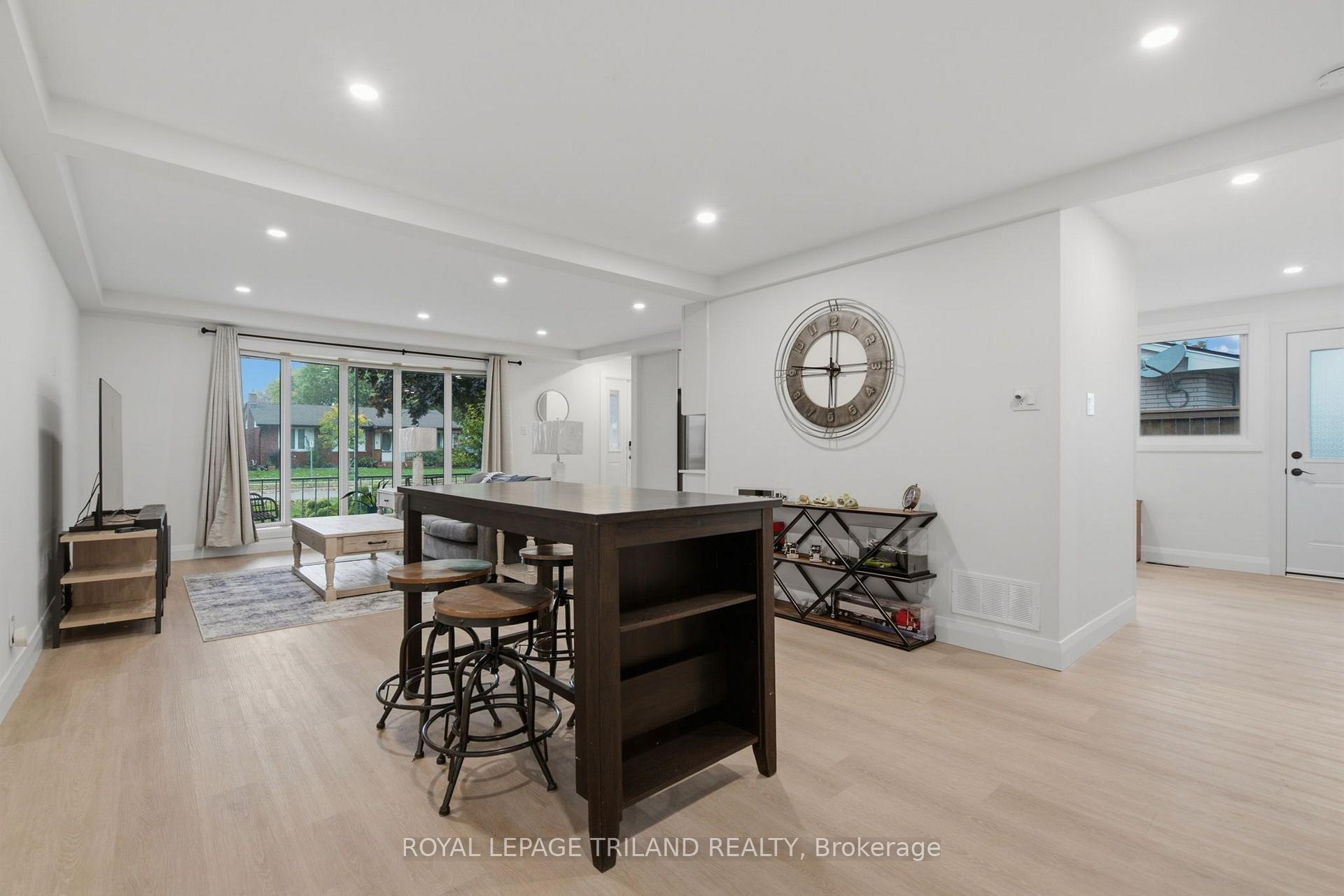 Photo 10 of Unit UPPER, 27 Aldborough Avenue, St. Thomas — HOMEH