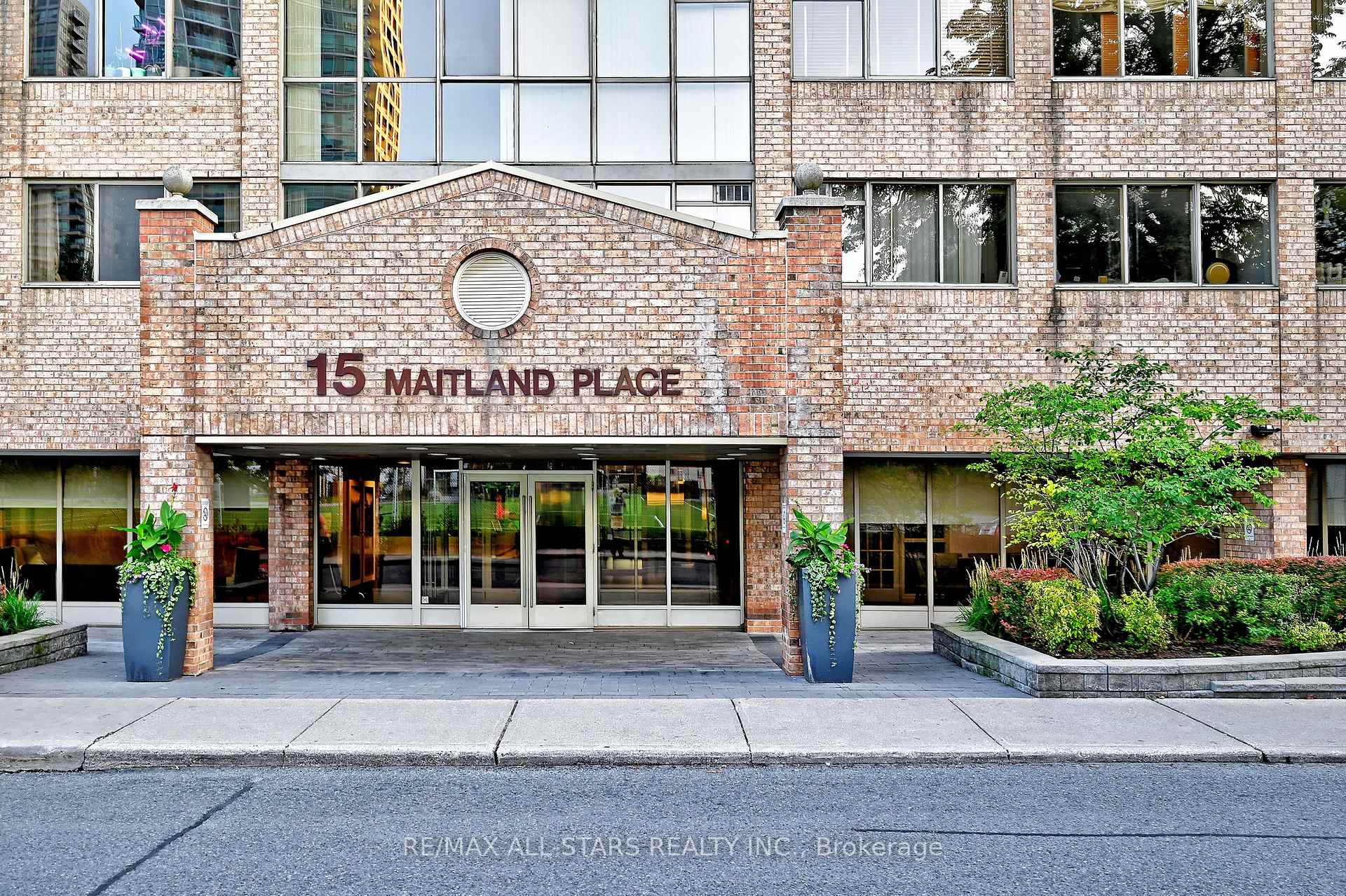 Photo 2 of Unit 2112, 15 Maitland Place, Toronto, Cabbagetown-South St. James Town — HOMEH