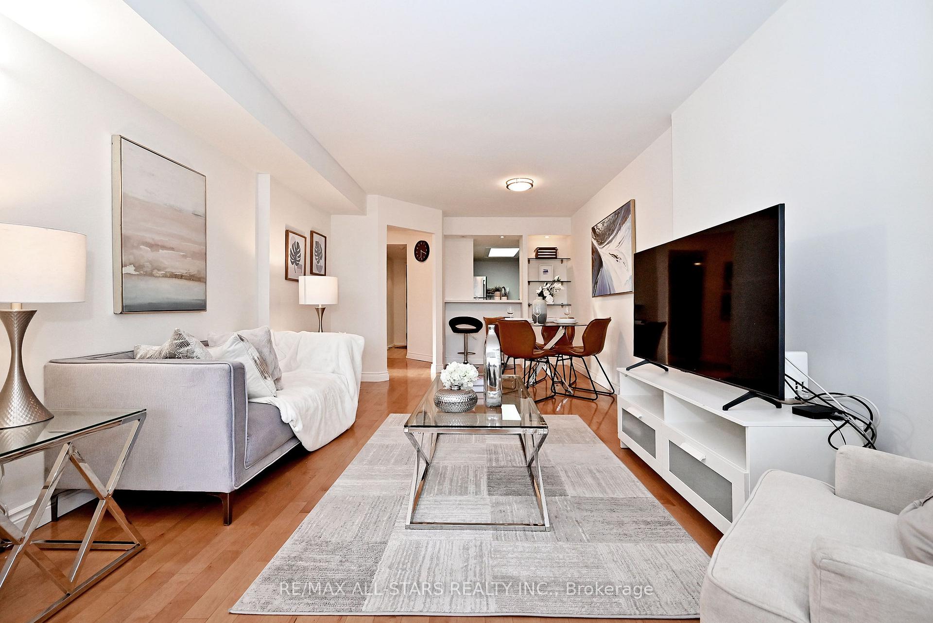 Photo 10 of Unit 2112, 15 Maitland Place, Toronto, Cabbagetown-South St. James Town — HOMEH
