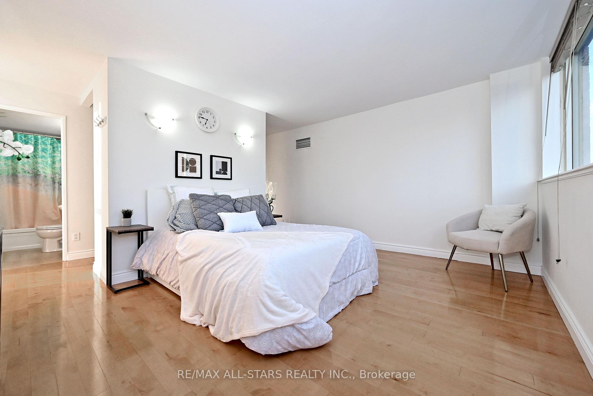 Photo 19 of Unit 2112, 15 Maitland Place, Toronto, Cabbagetown-South St. James Town — HOMEH