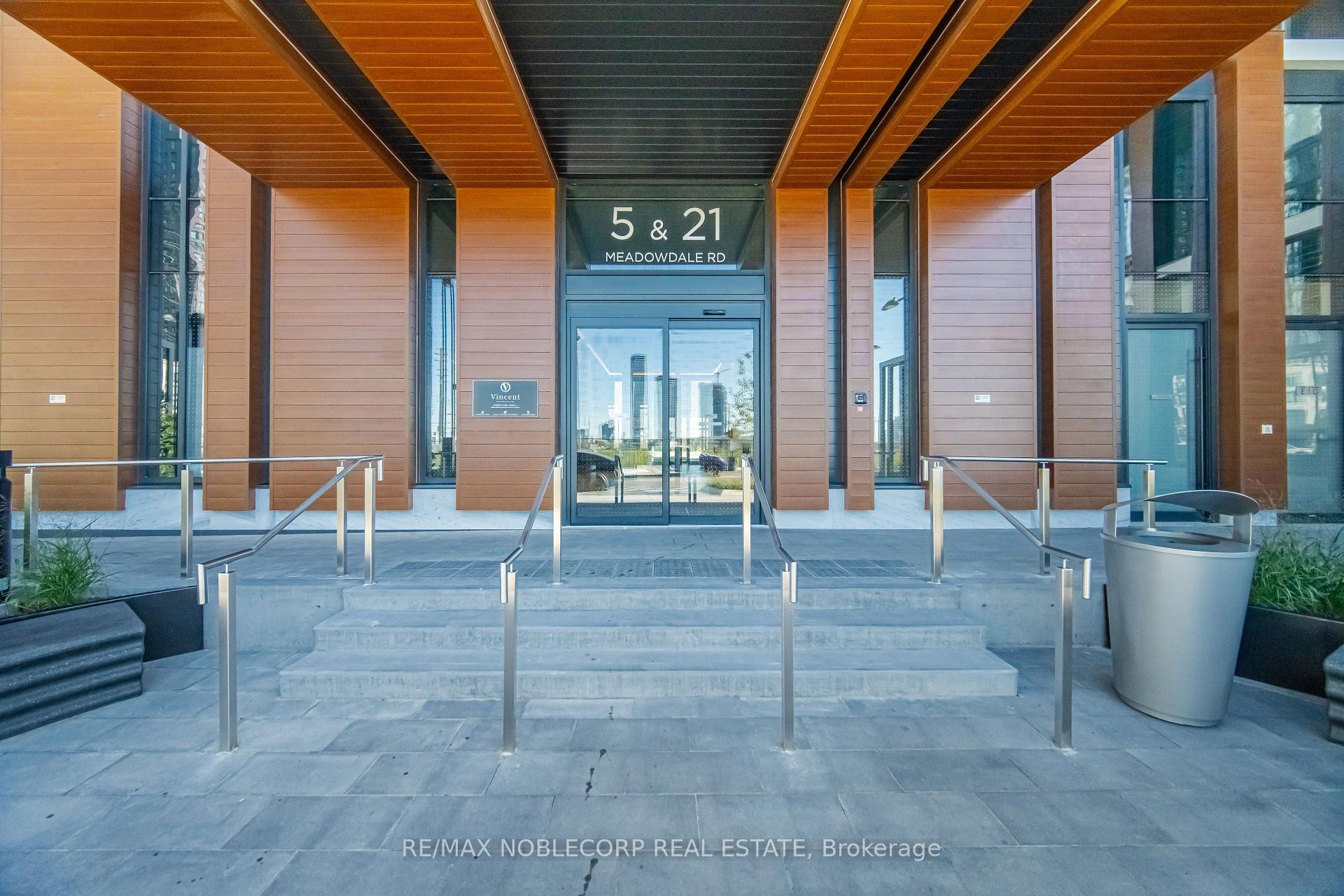 Photo 4 of Unit 2501, 5 Meadowdale Road, Vaughan, Vaughan Corporate Centre — HOMEH