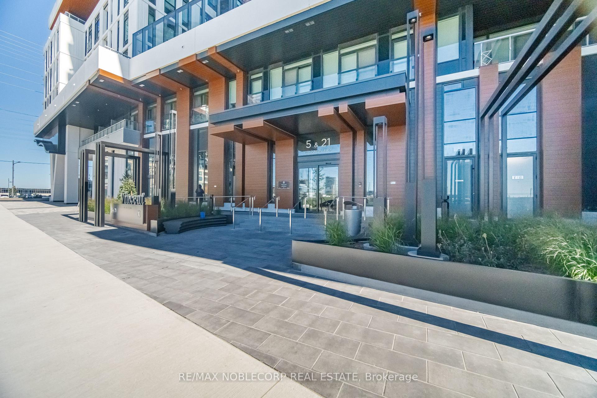 Photo 3 of Unit 2501, 5 Meadowdale Road, Vaughan, Vaughan Corporate Centre — HOMEH