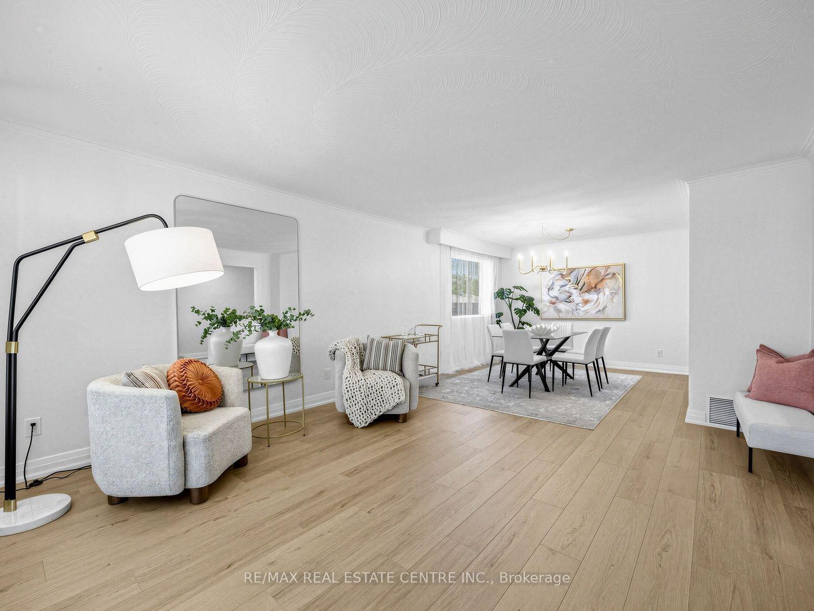 Photo 3 of 2362 Denise Road, Mississauga, Lakeview — HOMEH