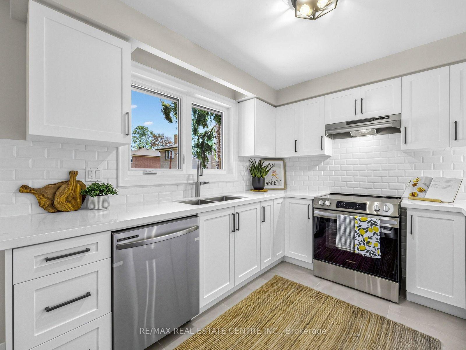 Photo 7 of 2362 Denise Road, Mississauga, Lakeview — HOMEH