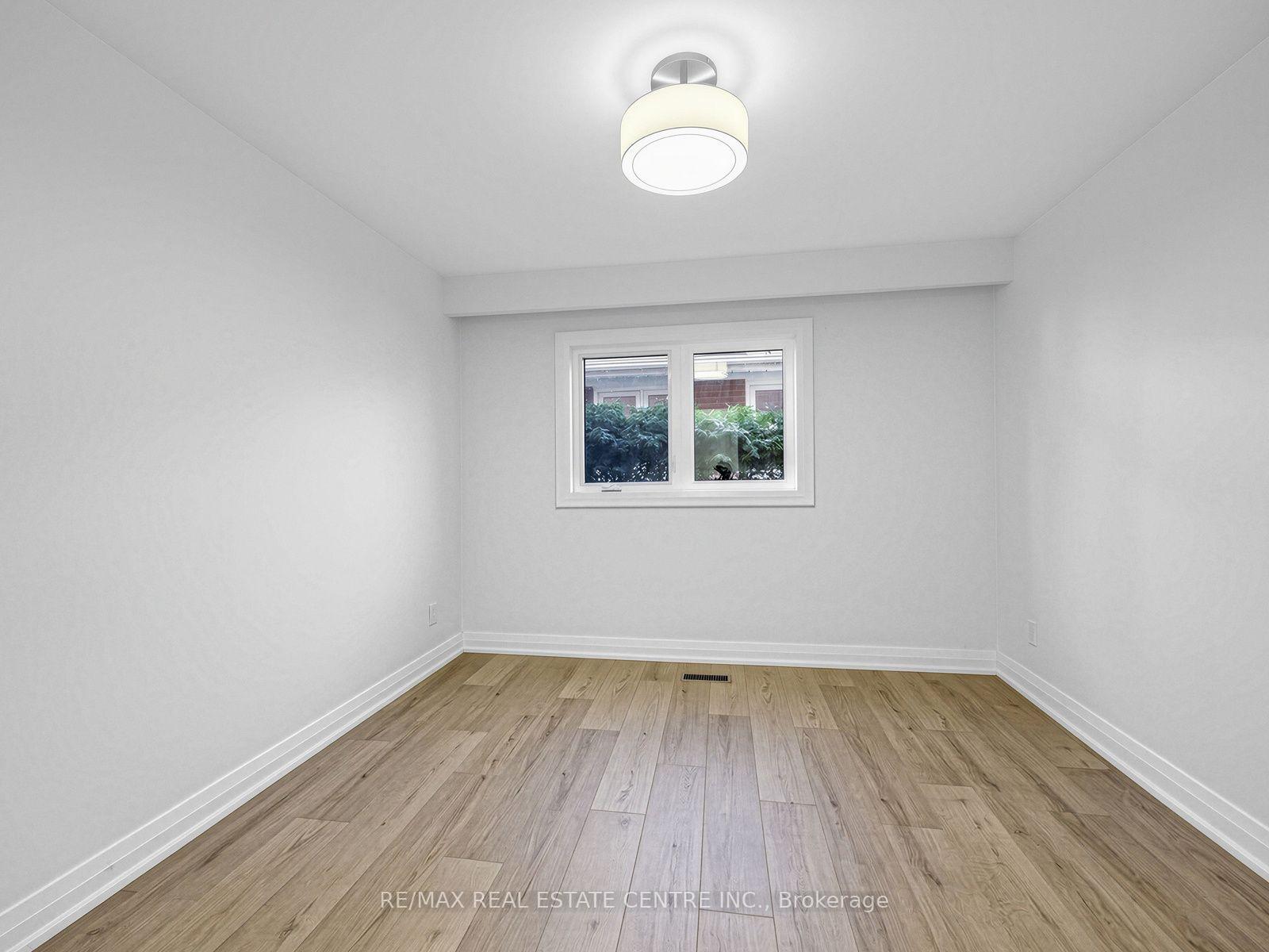 Photo 18 of 2362 Denise Road, Mississauga, Lakeview — HOMEH
