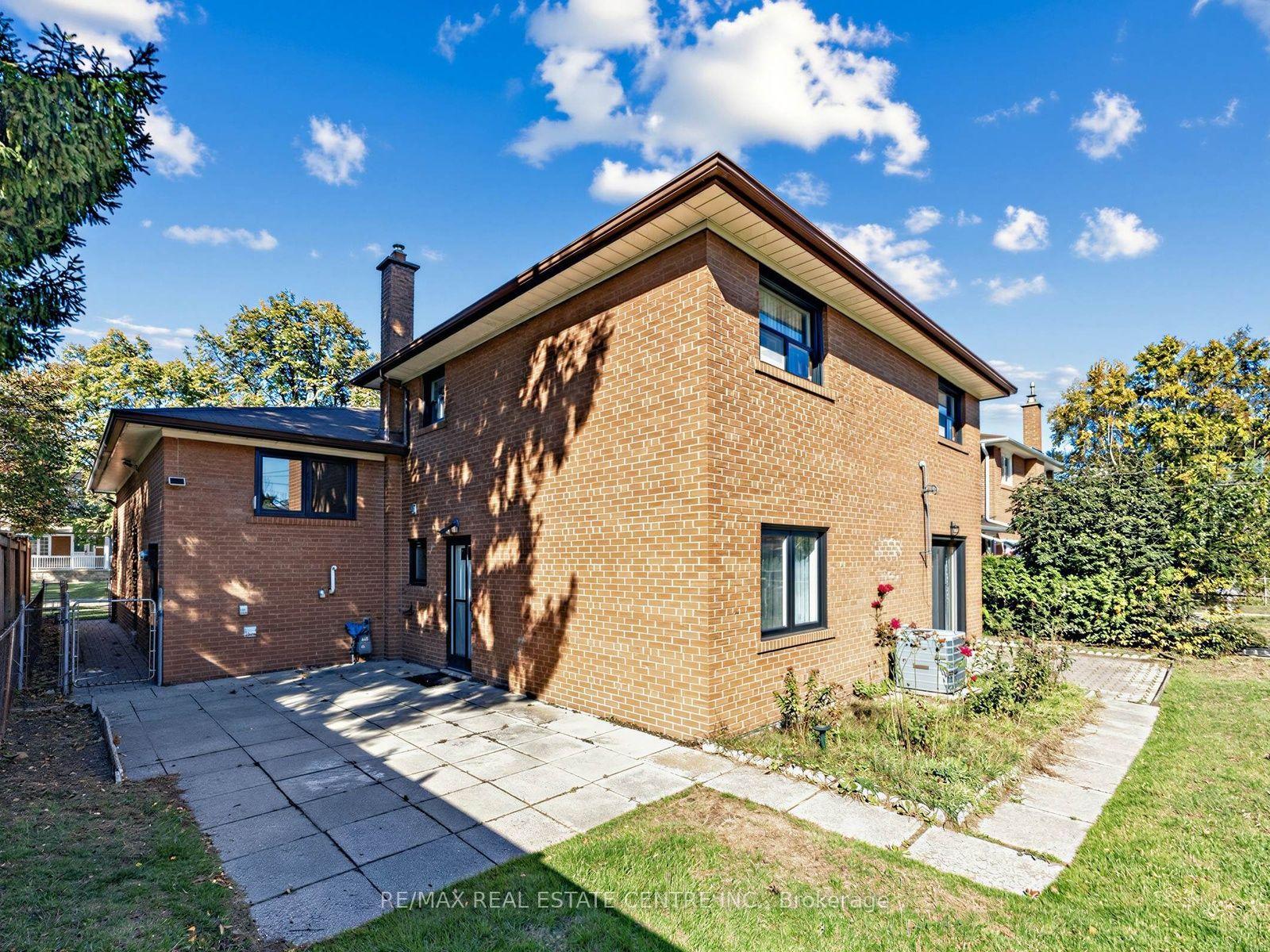 Photo 24 of 2362 Denise Road, Mississauga, Lakeview — HOMEH