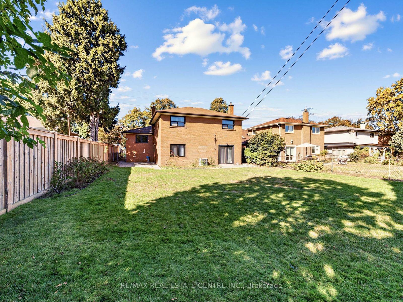 Photo 25 of 2362 Denise Road, Mississauga, Lakeview — HOMEH
