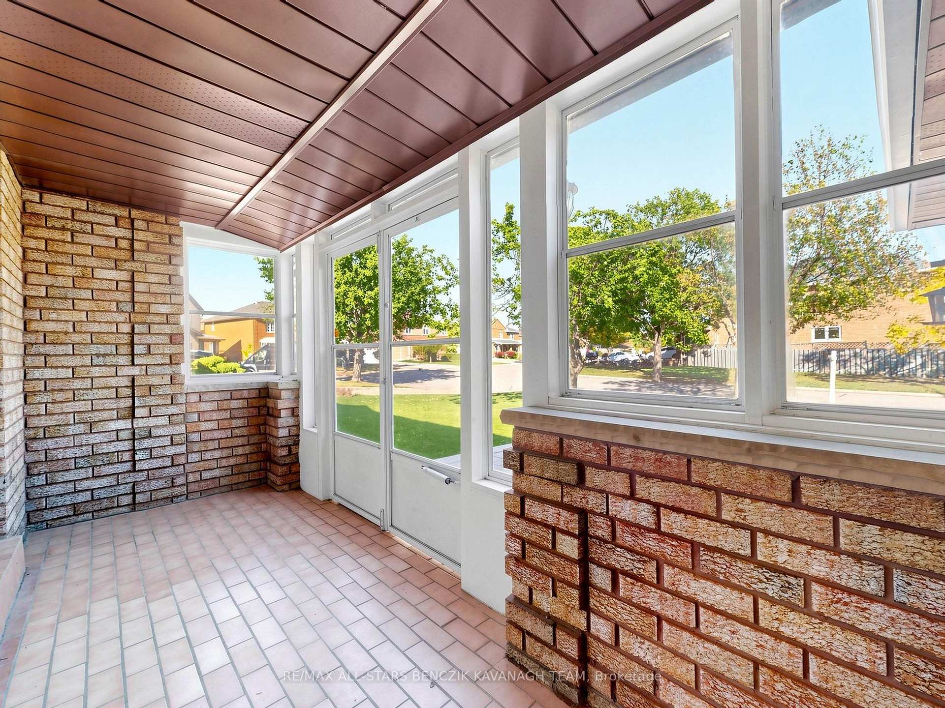 Photo 3 of 37 Dowling Circle, Markham, Milliken Mills East — HOMEH