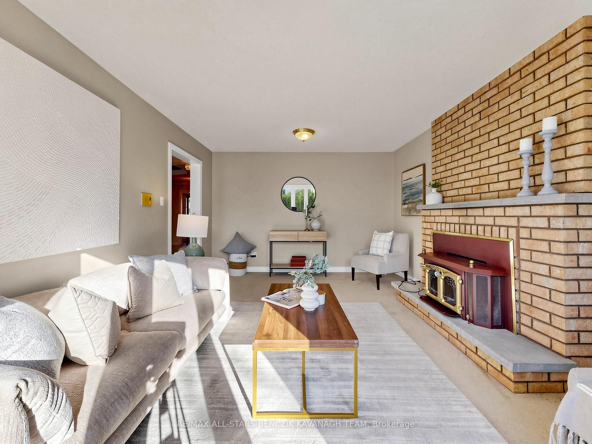 Photo 10 of 37 Dowling Circle, Markham, Milliken Mills East — HOMEH