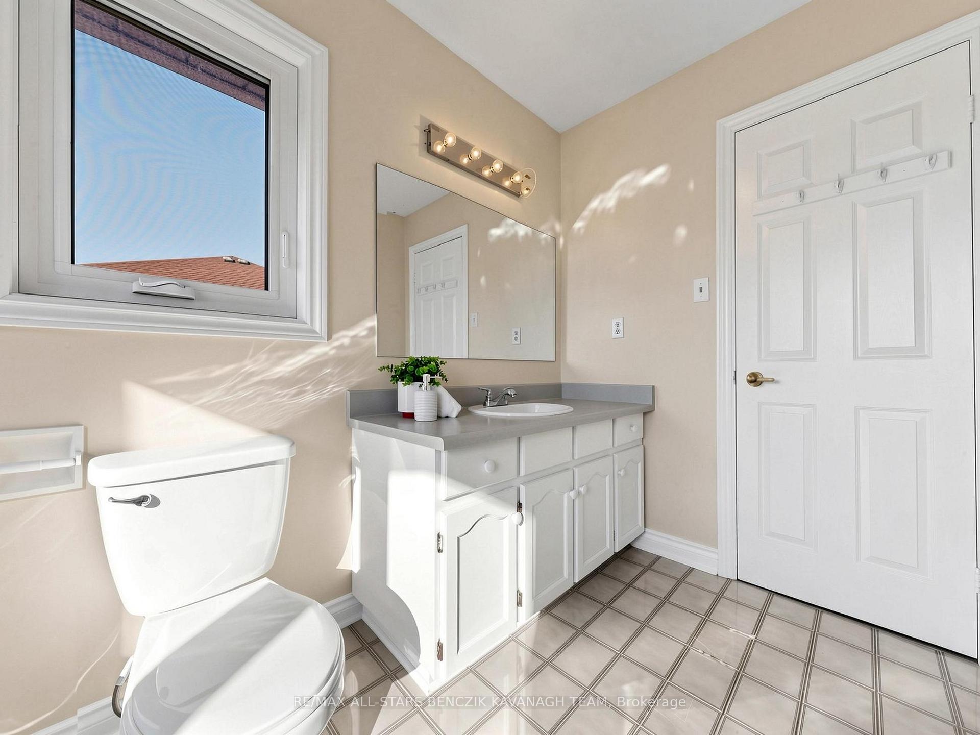 Photo 18 of 37 Dowling Circle, Markham, Milliken Mills East — HOMEH