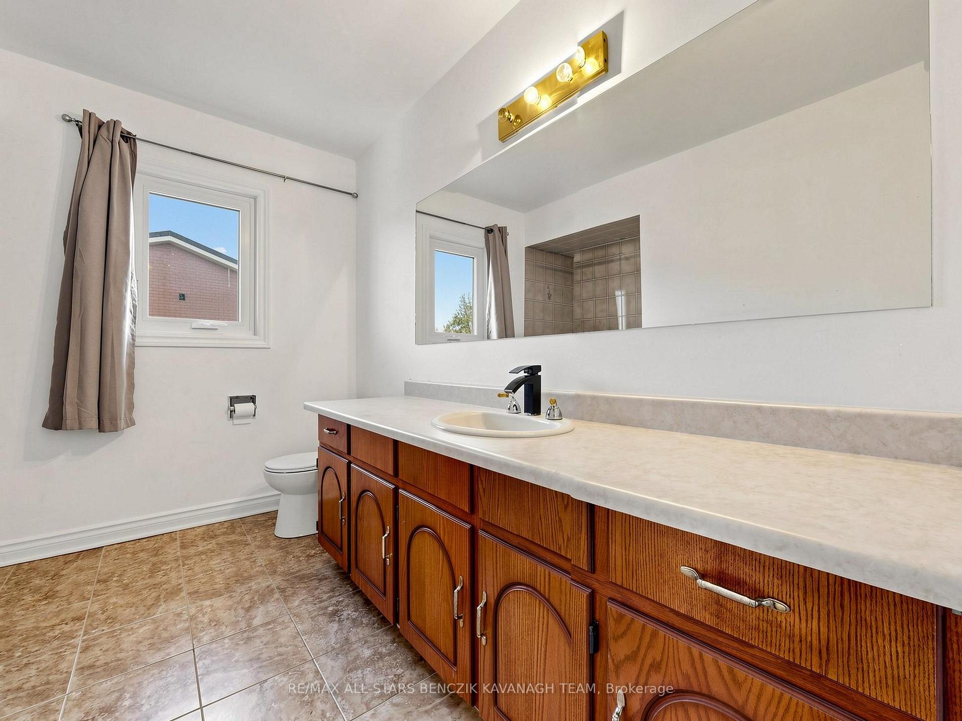 Photo 23 of 37 Dowling Circle, Markham, Milliken Mills East — HOMEH