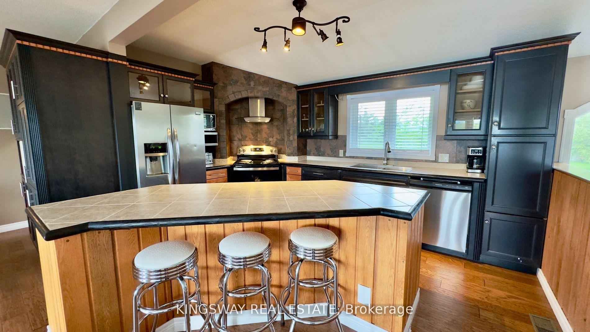 Photo 10 of 18 Mitchellview Road, Kawartha Lakes, Carden — HOMEH