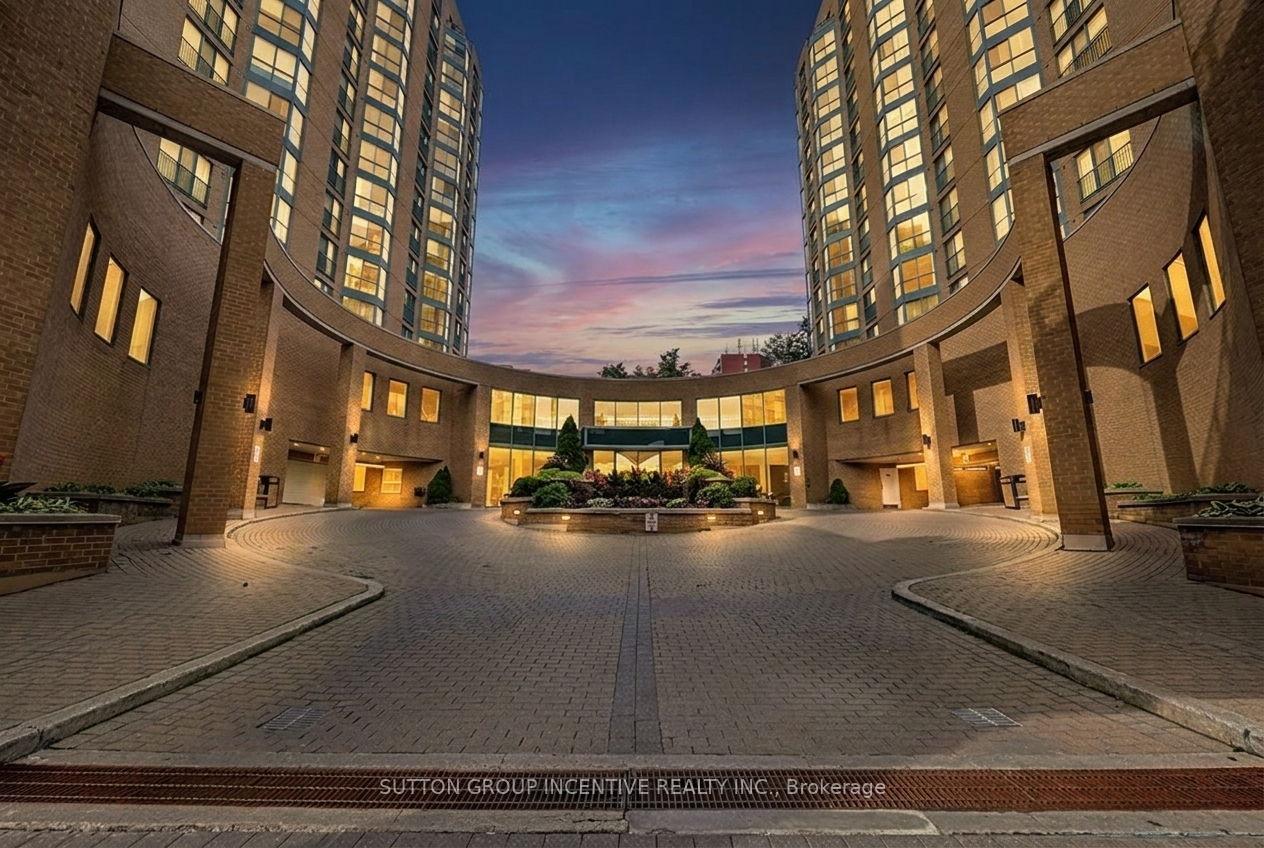 Photo of Unit 304, 140 Dunlop Street E