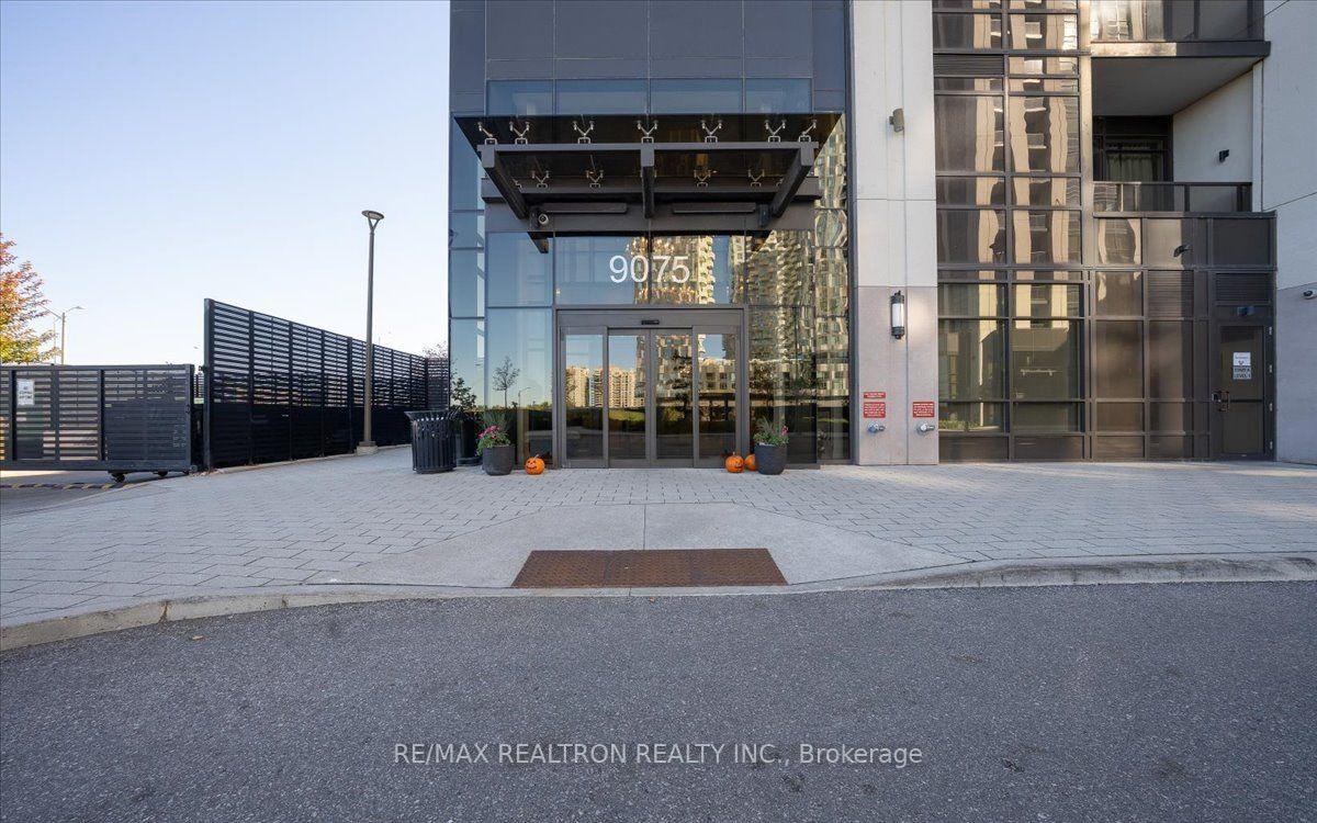 Photo 5 of Unit 802, 9075 Jane Street, Vaughan, Concord — HOMEH