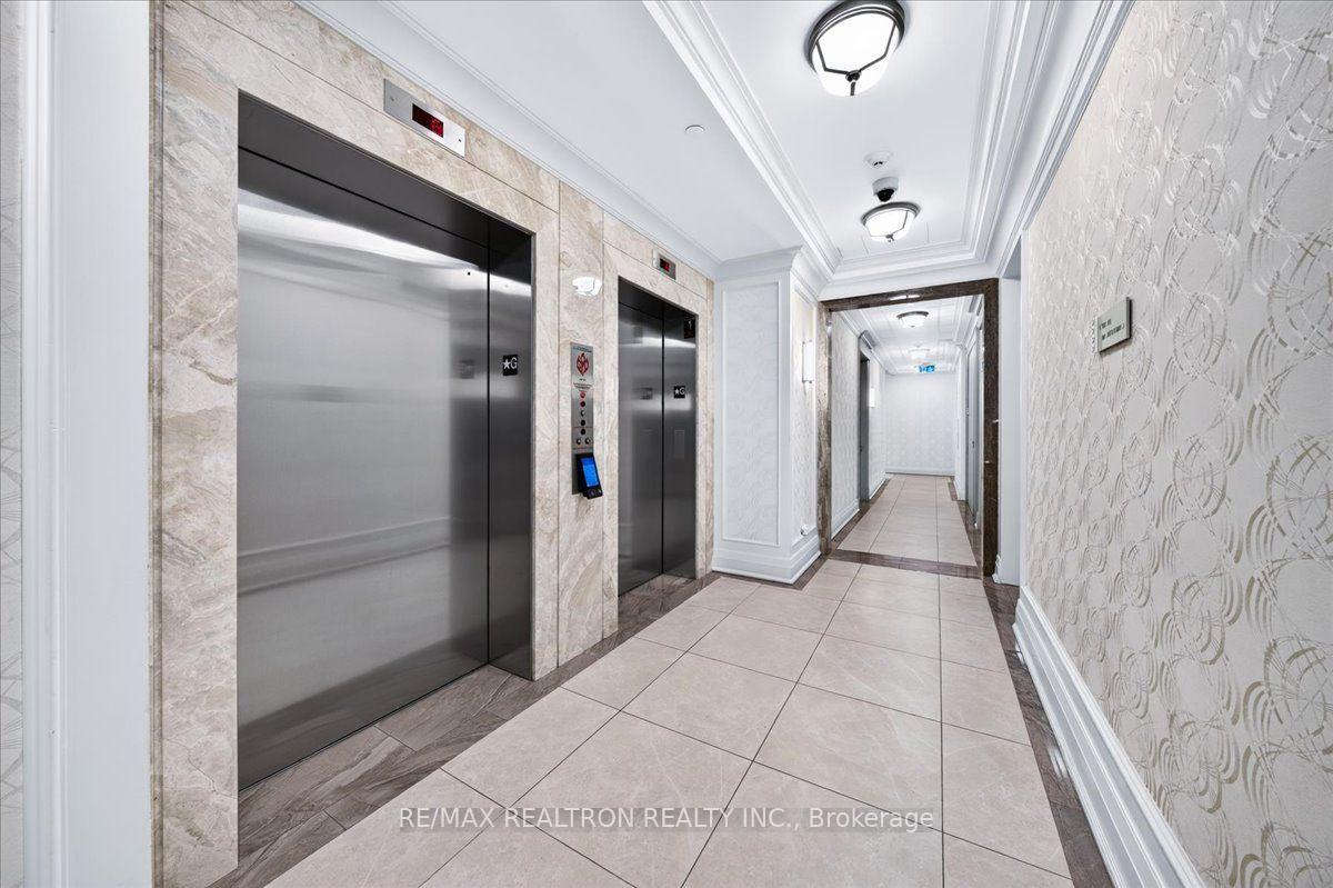 Photo 7 of Unit 802, 9075 Jane Street, Vaughan, Concord — HOMEH