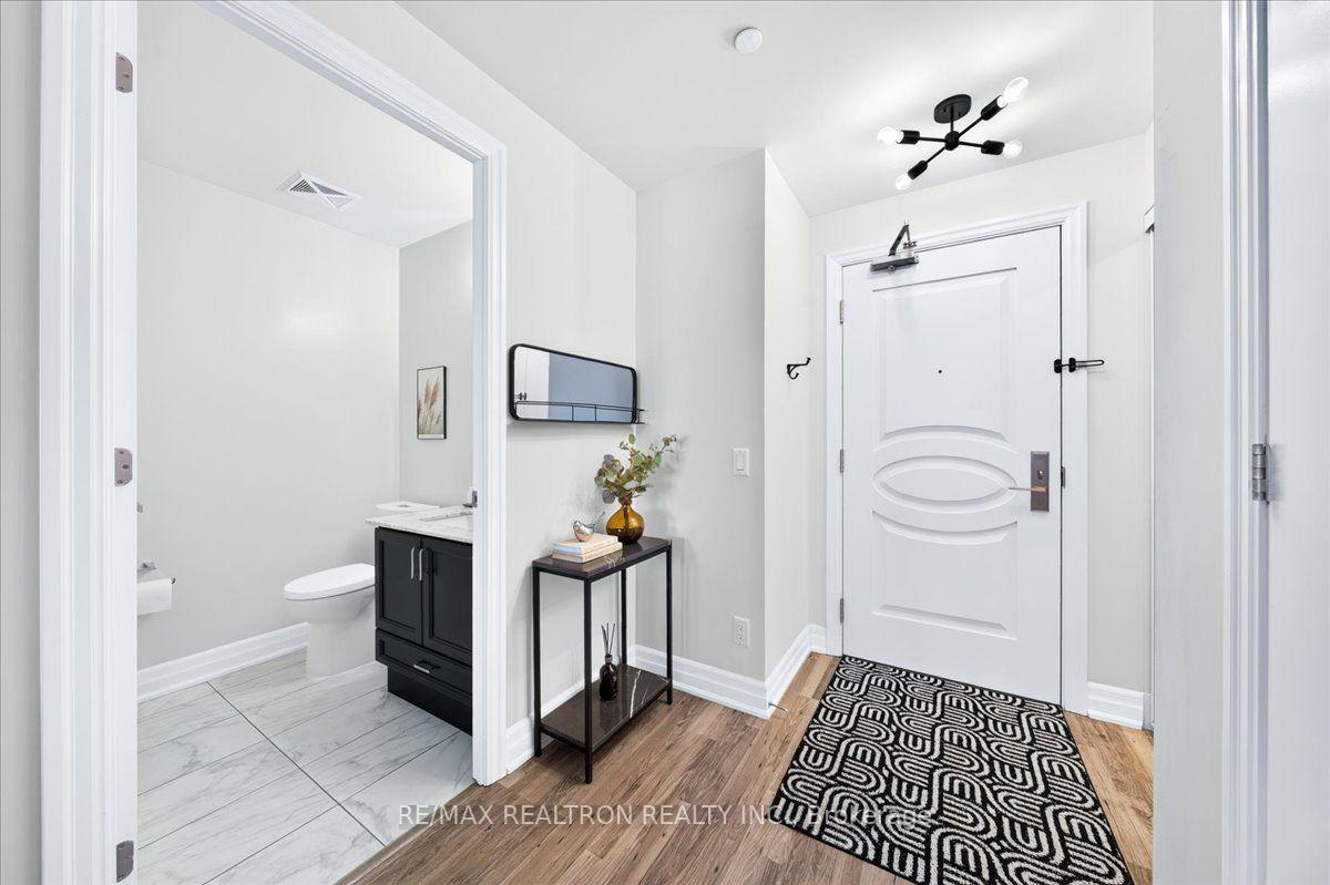 Photo 8 of Unit 802, 9075 Jane Street, Vaughan, Concord — HOMEH