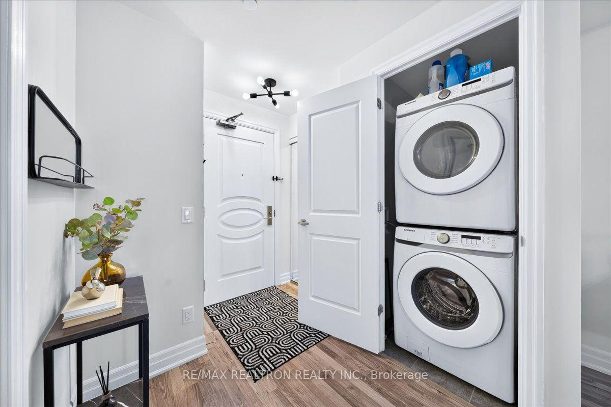 Photo 10 of Unit 802, 9075 Jane Street, Vaughan, Concord — HOMEH