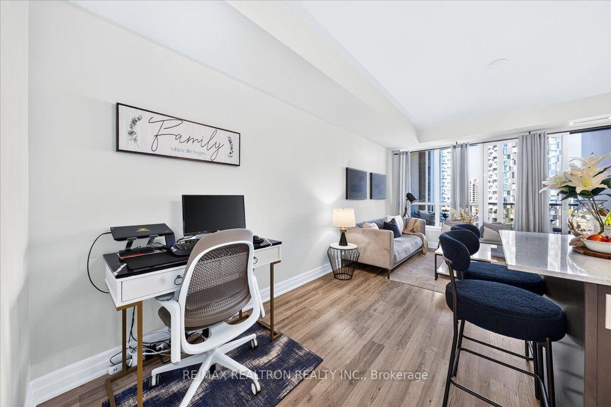 Photo 13 of Unit 802, 9075 Jane Street, Vaughan, Concord — HOMEH