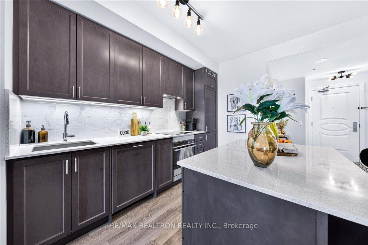 Photo 17 of Unit 802, 9075 Jane Street, Vaughan, Concord — HOMEH