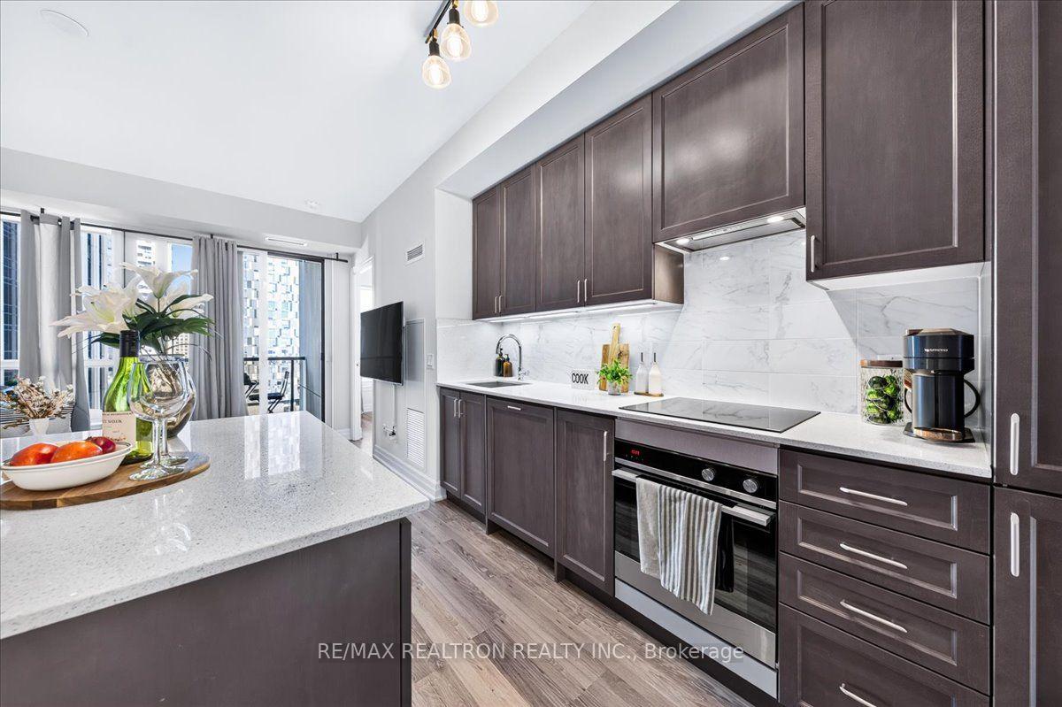 Photo 20 of Unit 802, 9075 Jane Street, Vaughan, Concord — HOMEH