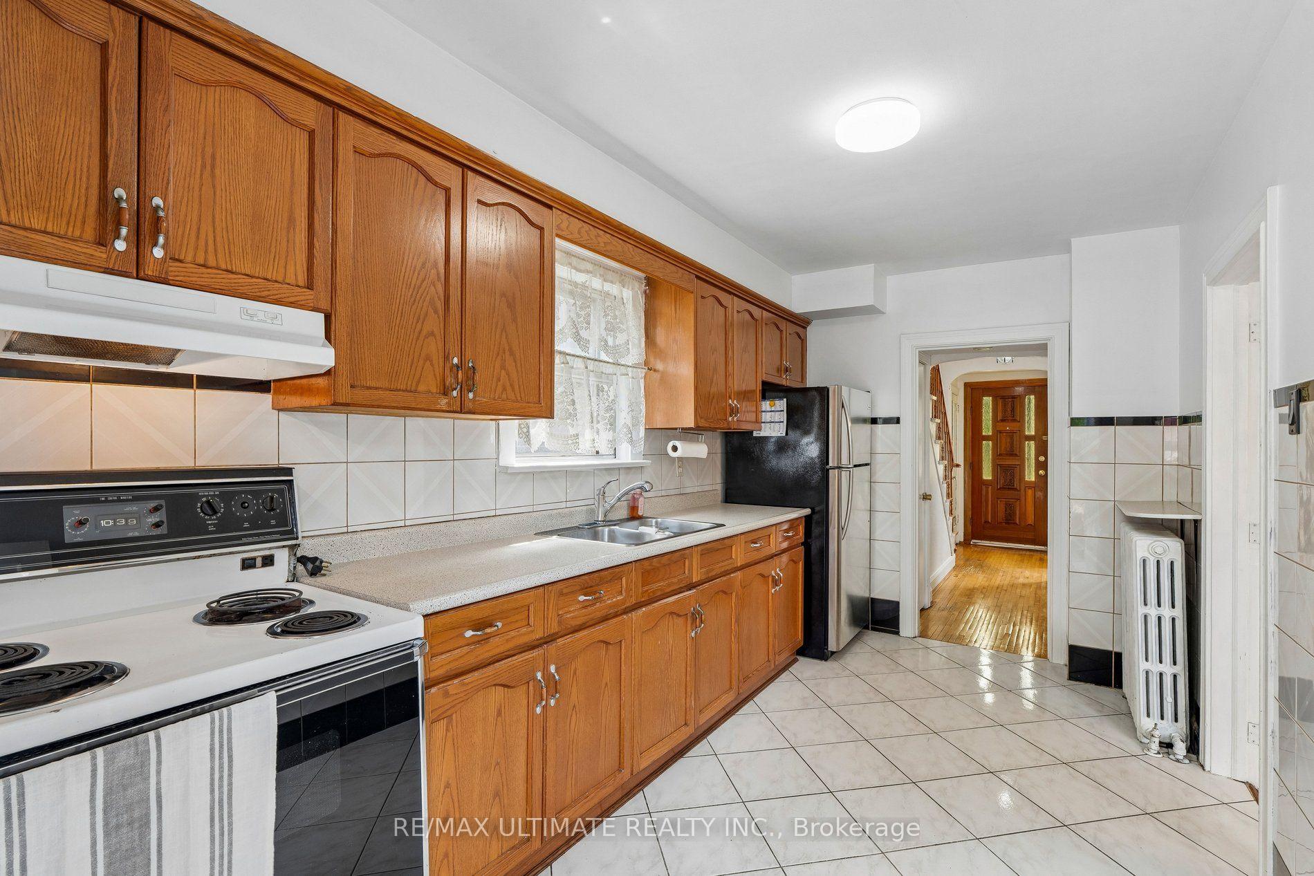 Photo 21 of 463 Oakwood Avenue, Toronto, Oakwood Village — HOMEH