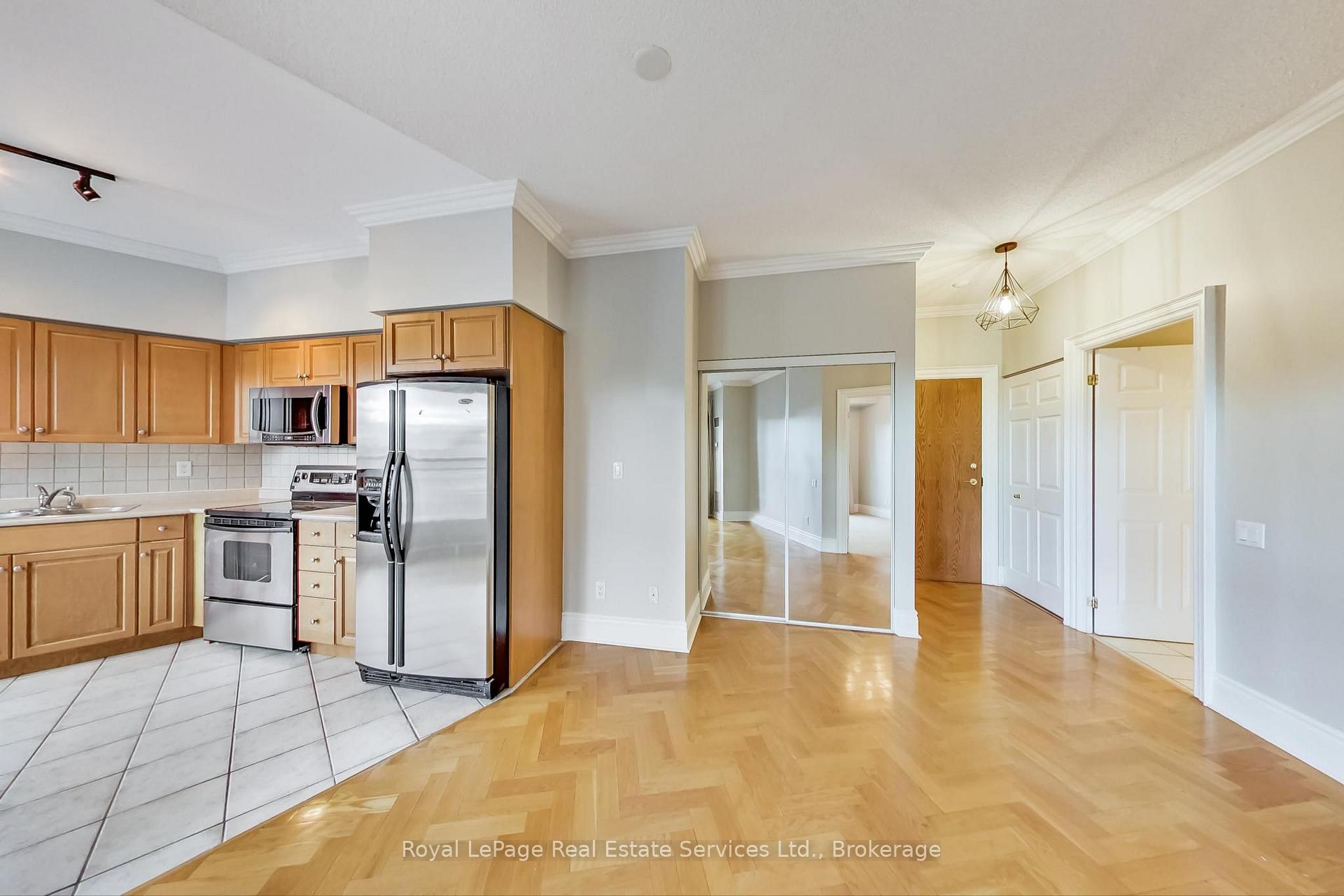 Photo 3 of Unit 808, 115 Richmond Street E, Toronto, Church-Yonge Corridor — HOMEH