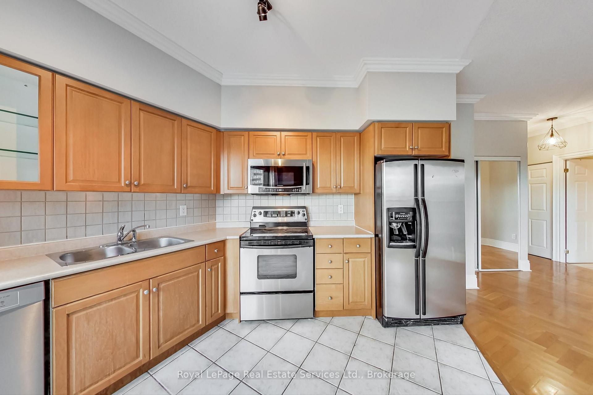 Photo 4 of Unit 808, 115 Richmond Street E, Toronto, Church-Yonge Corridor — HOMEH
