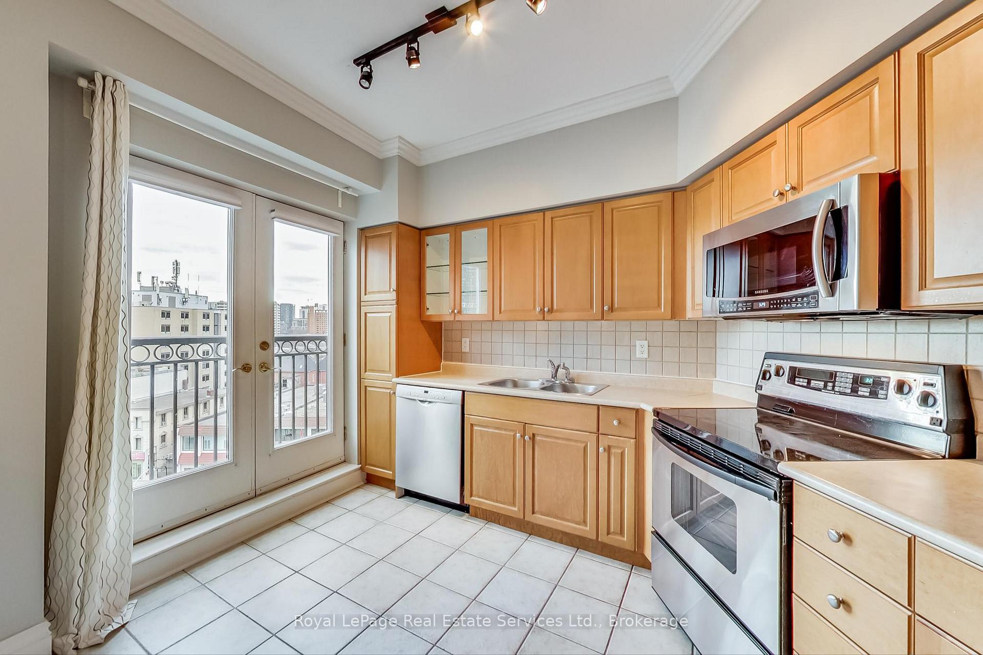Photo 5 of Unit 808, 115 Richmond Street E, Toronto, Church-Yonge Corridor — HOMEH