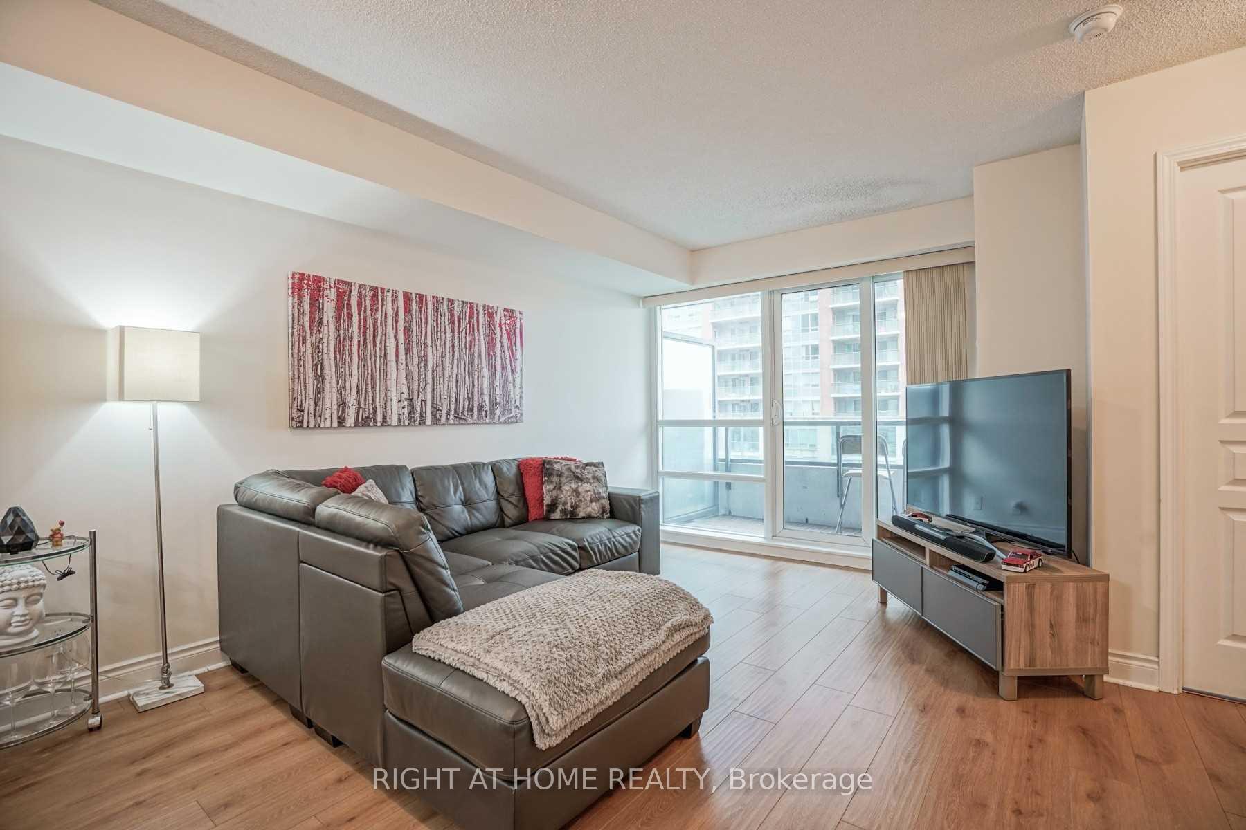 Photo 5 of Unit 310, 55 South Town Centre Boulevard, Markham, Unionville — HOMEH