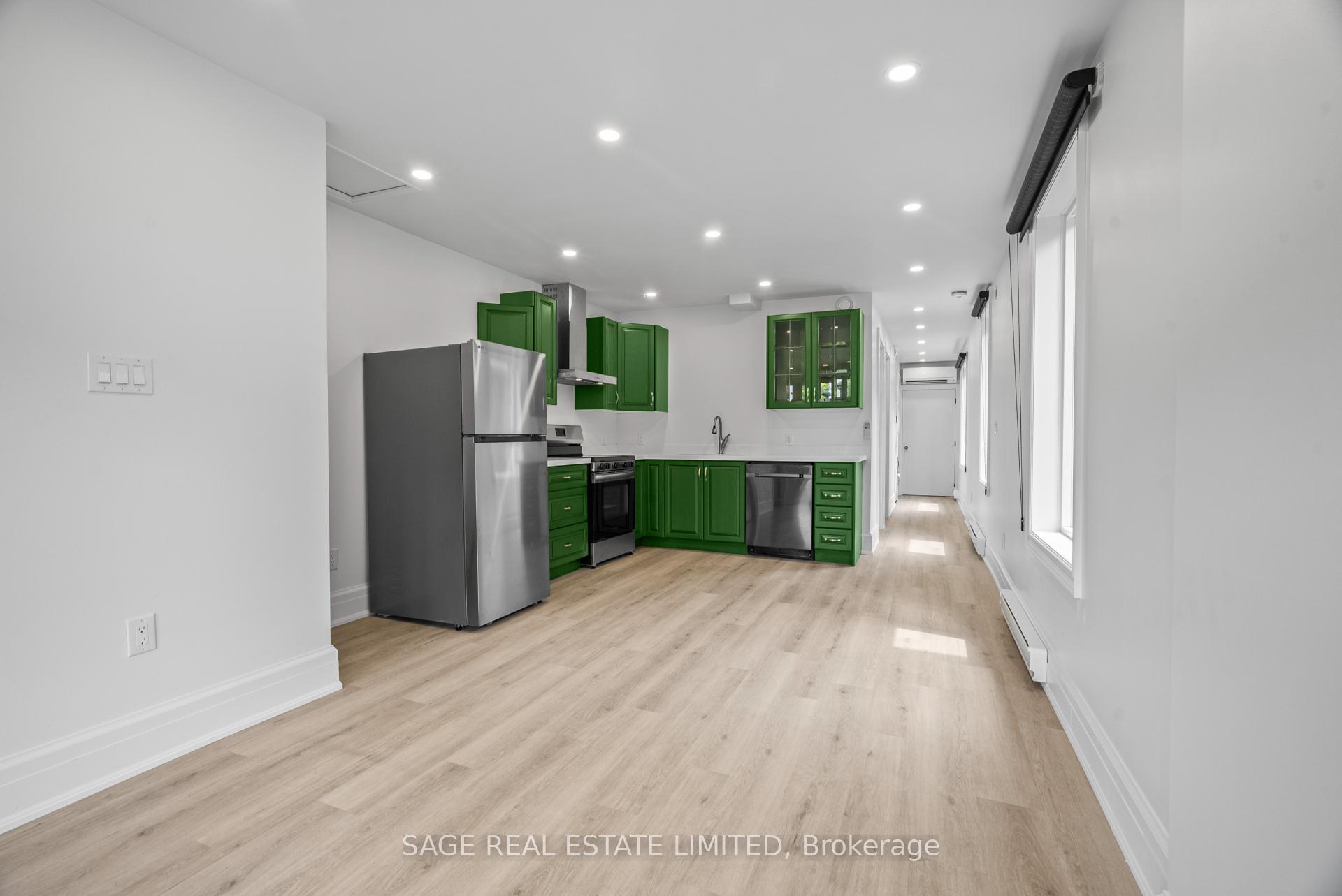 Photo 11 of 25 Chamberlain Avenue, North York, Briar Hill-Belgravia — HOMEH
