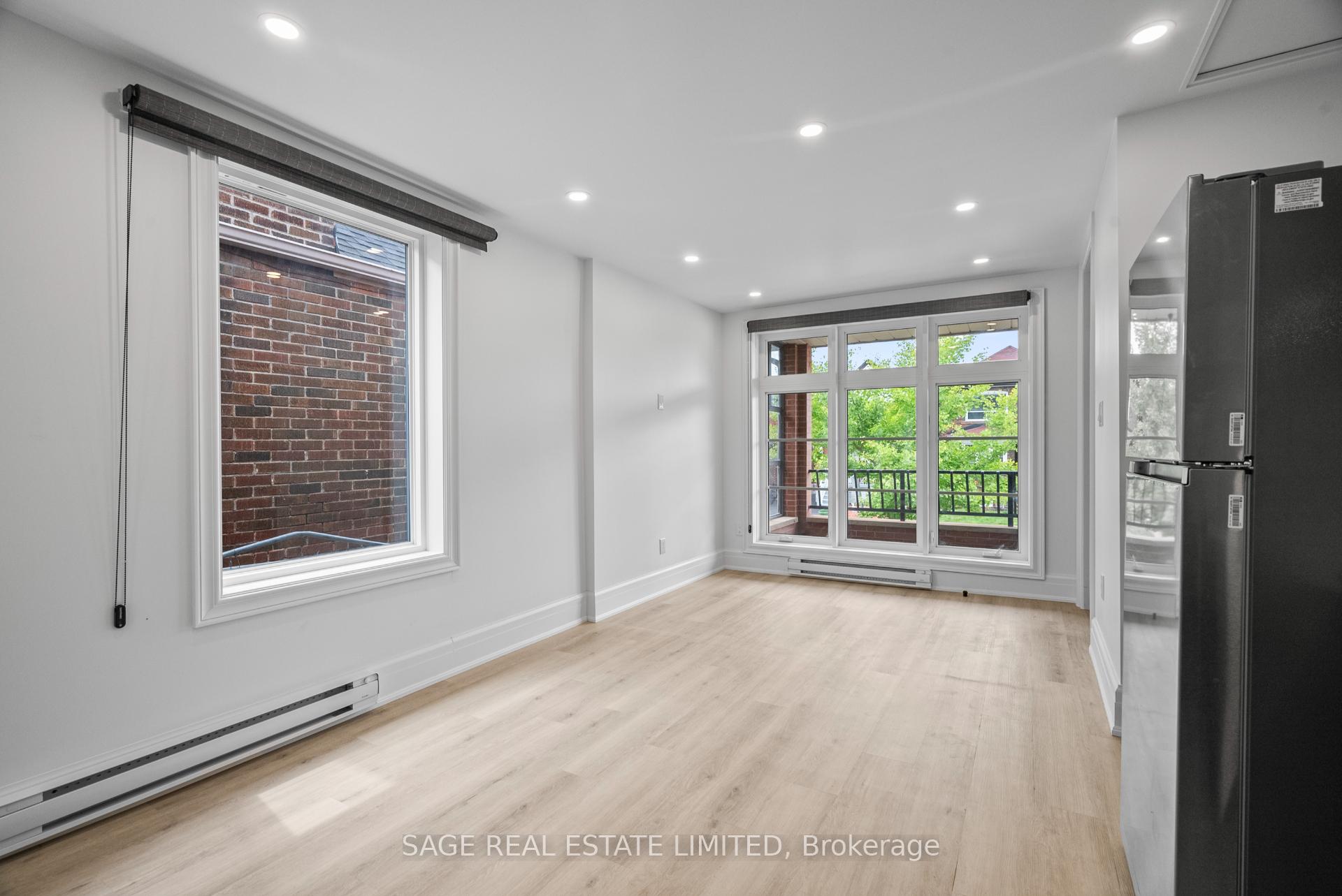 Photo 13 of 25 Chamberlain Avenue, North York, Briar Hill-Belgravia — HOMEH