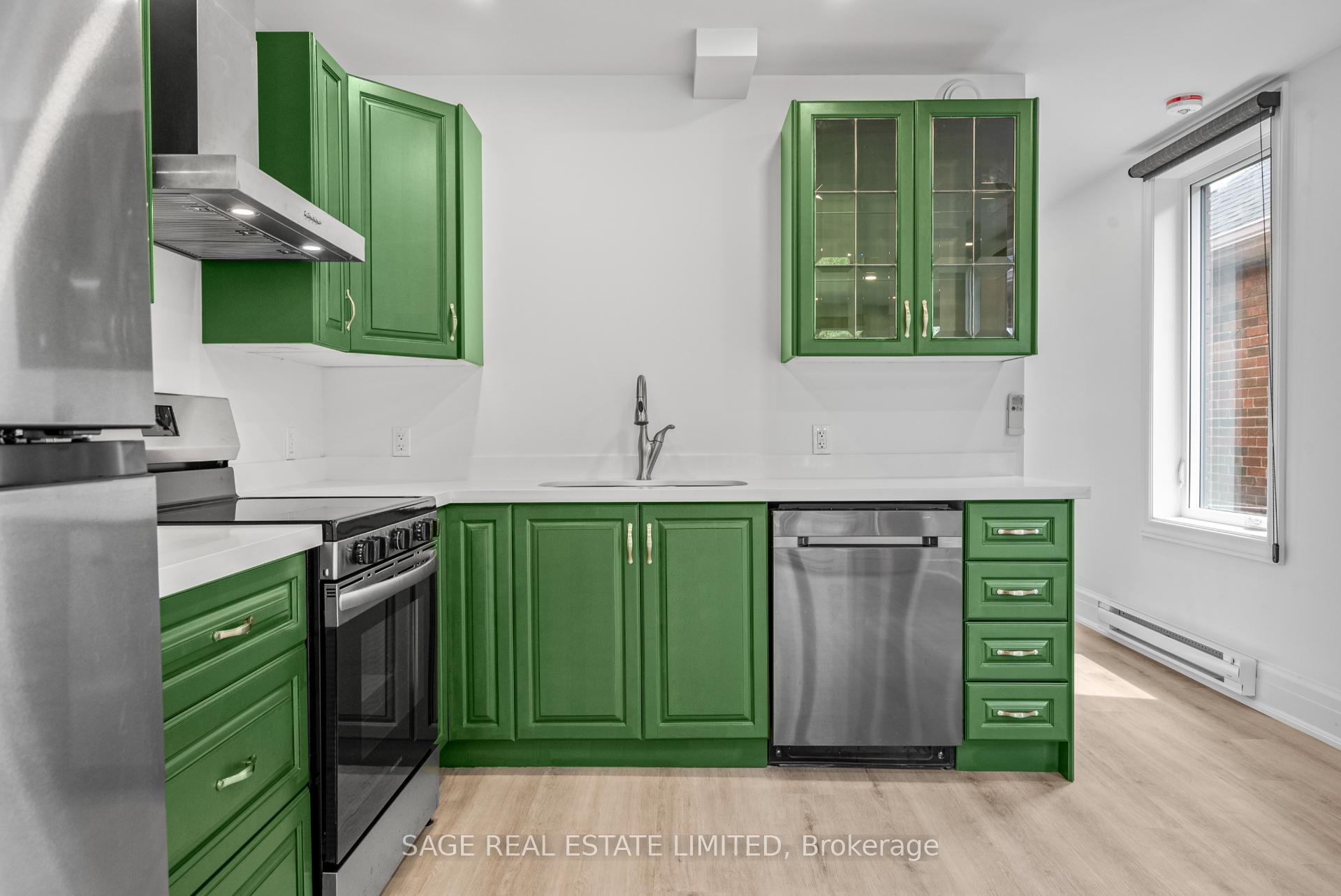 Photo 15 of 25 Chamberlain Avenue, North York, Briar Hill-Belgravia — HOMEH