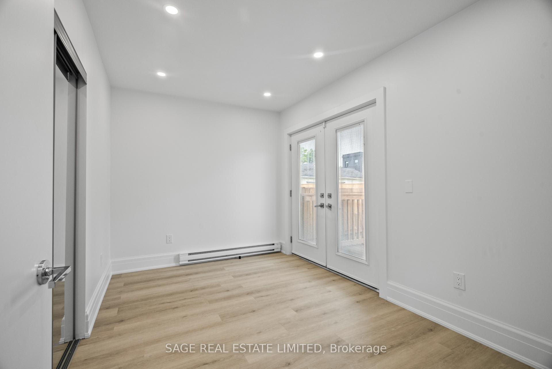 Photo 18 of 25 Chamberlain Avenue, North York, Briar Hill-Belgravia — HOMEH