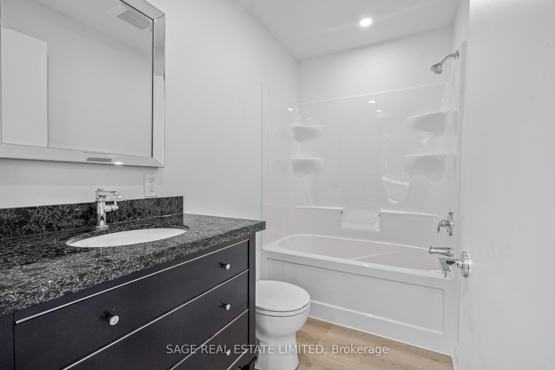 Photo 22 of 25 Chamberlain Avenue, North York, Briar Hill-Belgravia — HOMEH