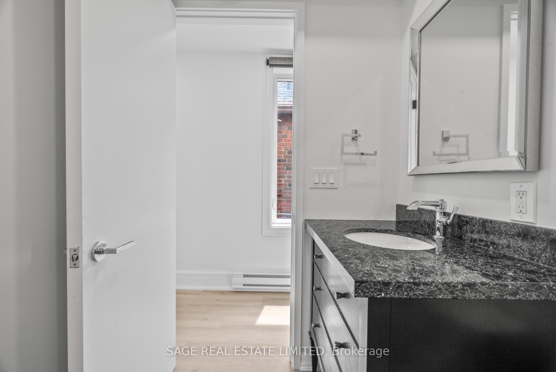 Photo 23 of 25 Chamberlain Avenue, North York, Briar Hill-Belgravia — HOMEH