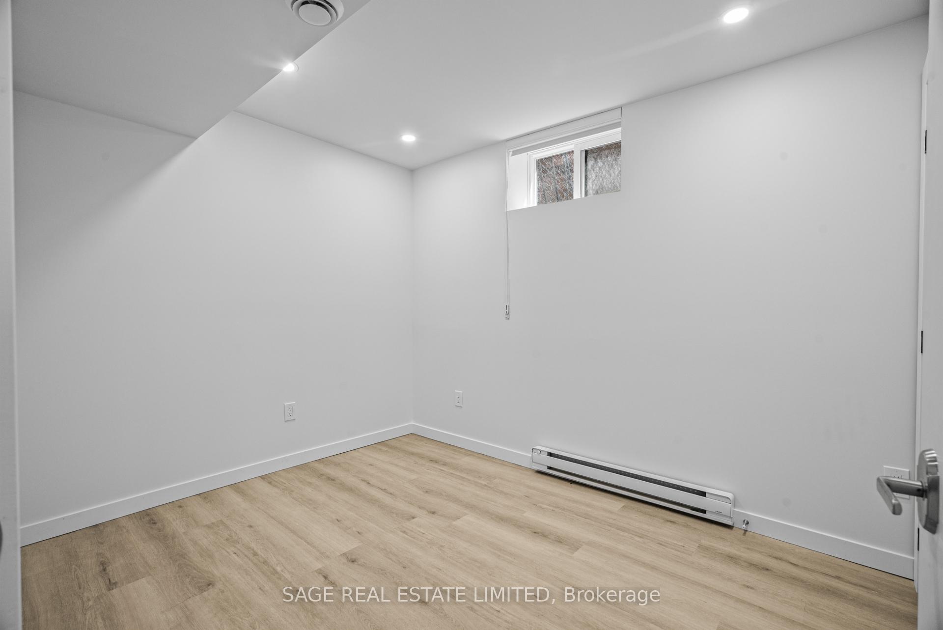 Photo 36 of 25 Chamberlain Avenue, North York, Briar Hill-Belgravia — HOMEH