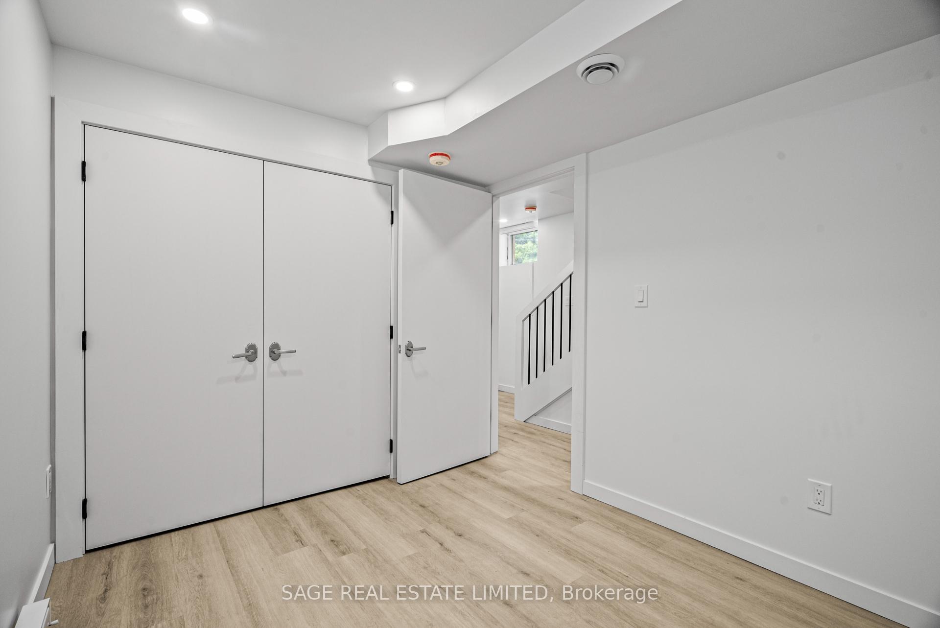 Photo 37 of 25 Chamberlain Avenue, North York, Briar Hill-Belgravia — HOMEH