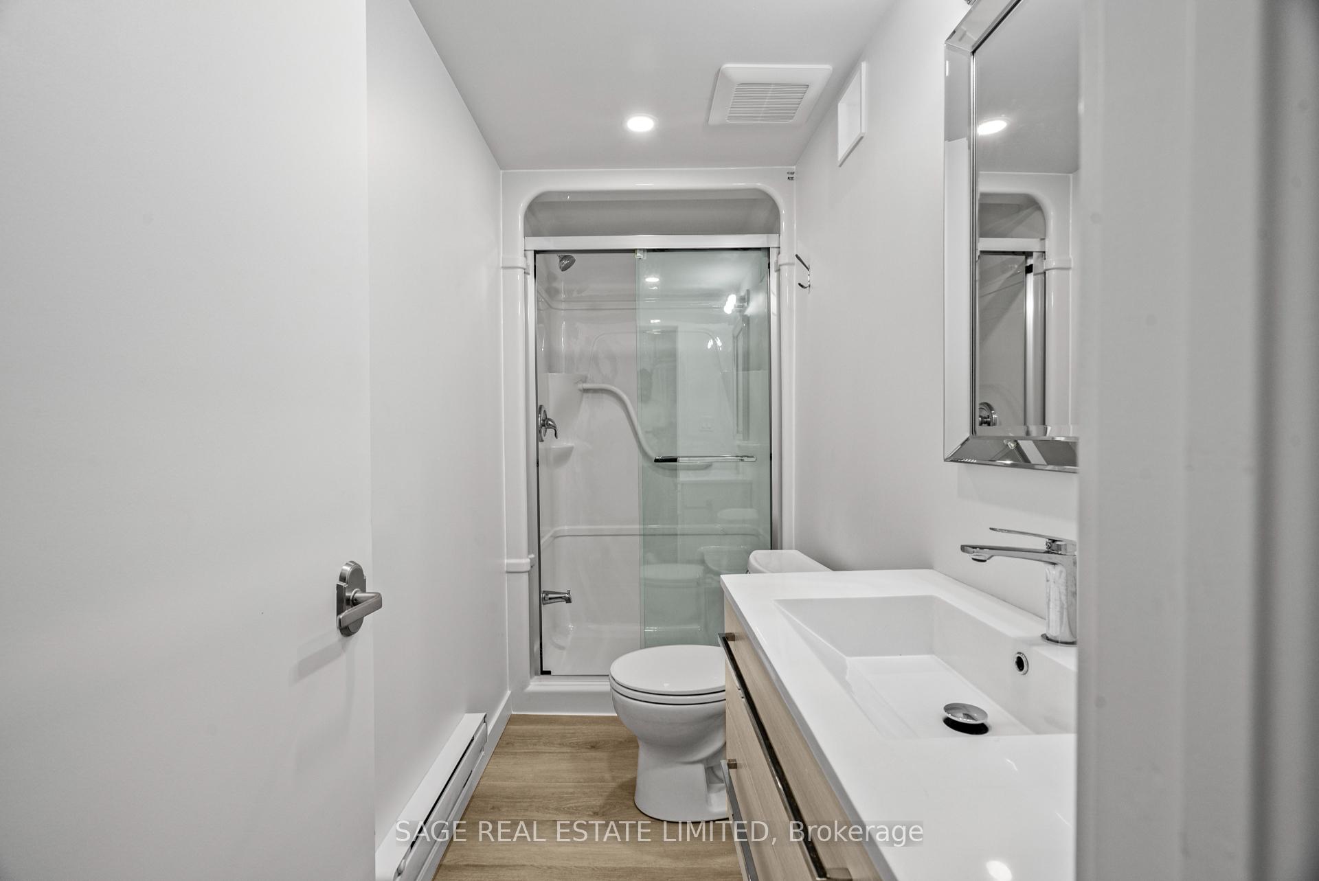Photo 38 of 25 Chamberlain Avenue, North York, Briar Hill-Belgravia — HOMEH