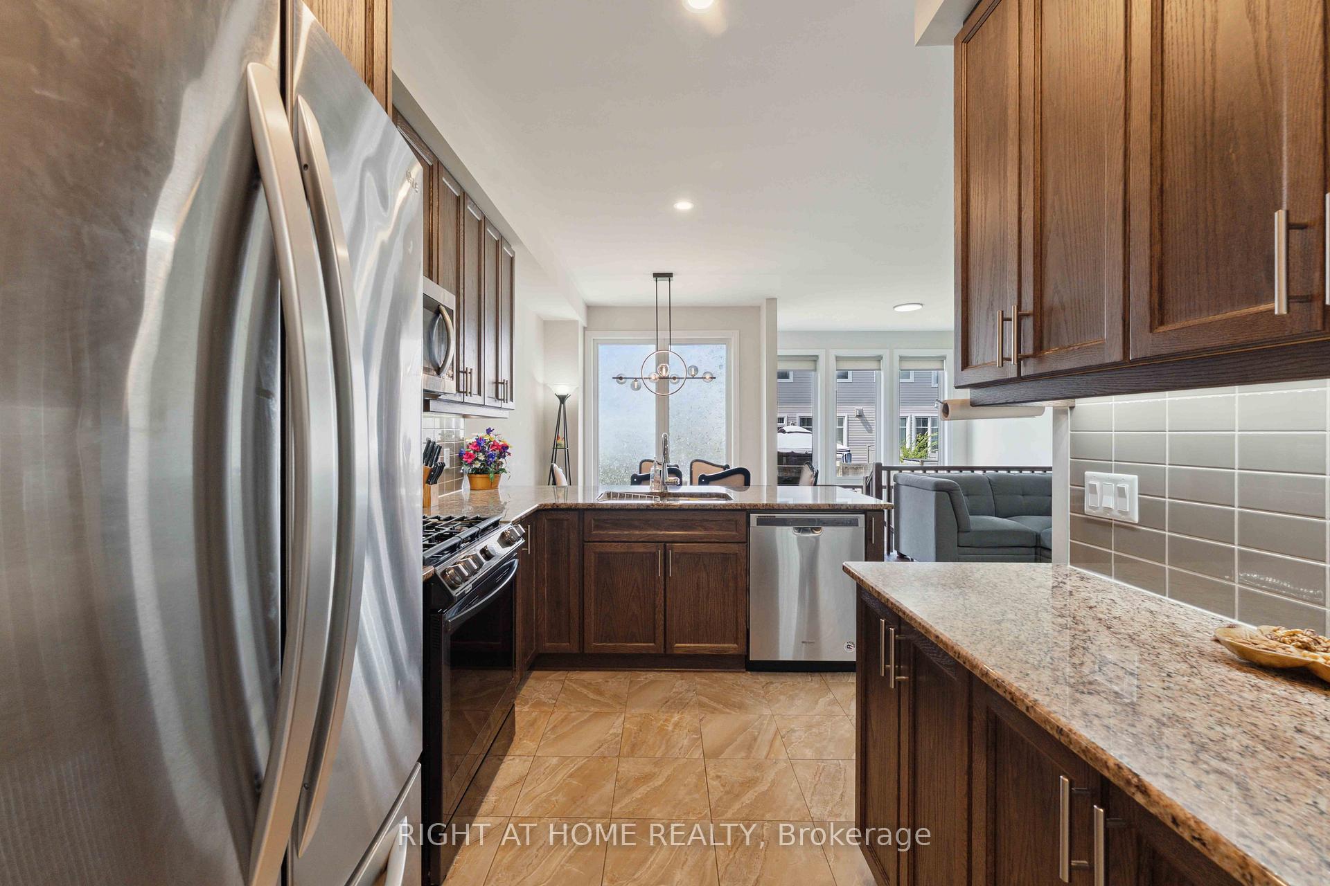 Photo 11 of 819 Miikana Road, Ottawa, Blossom Park/Kemp Park/Findlay Creek — HOMEH