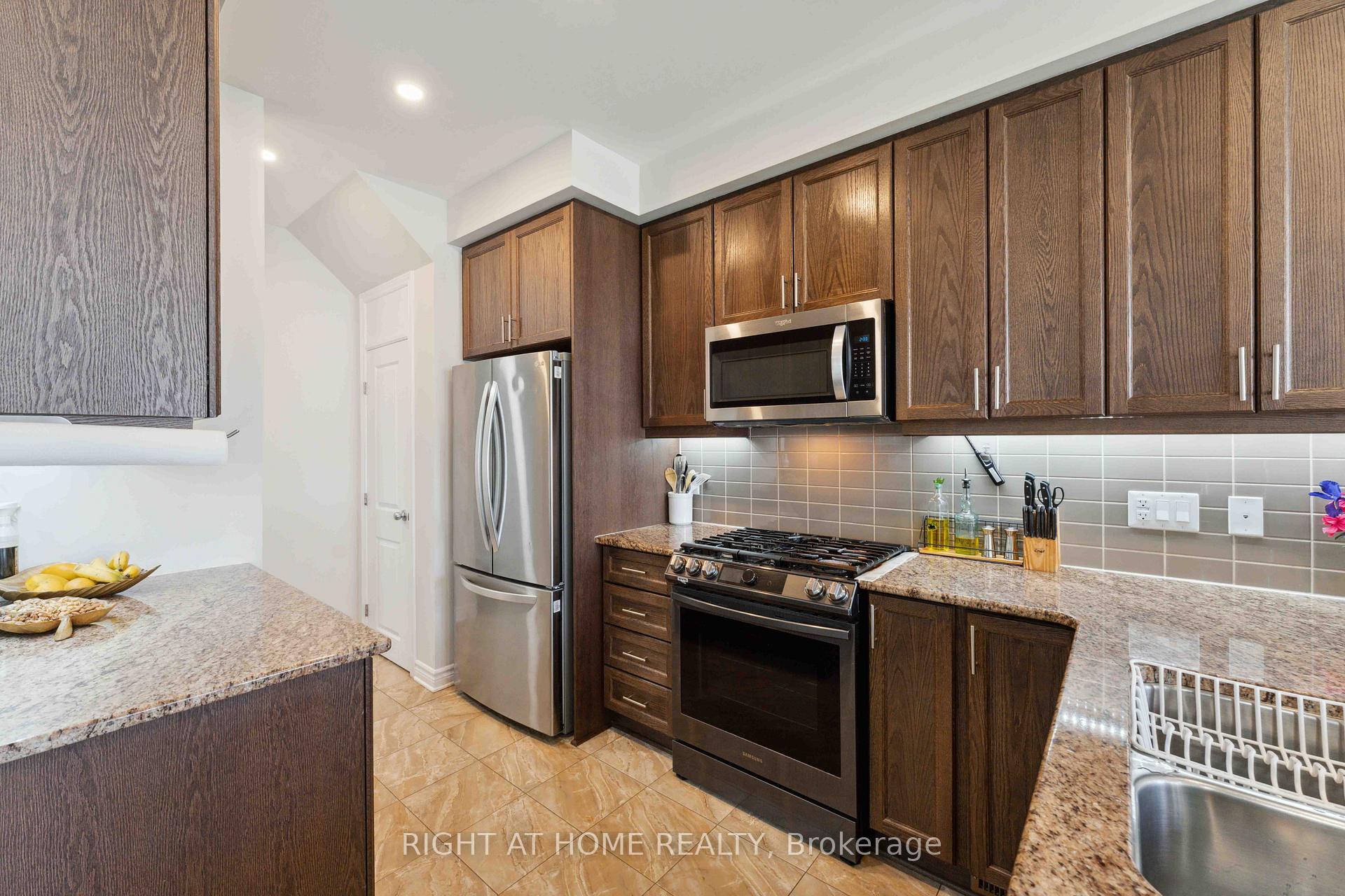 Photo 14 of 819 Miikana Road, Ottawa, Blossom Park/Kemp Park/Findlay Creek — HOMEH
