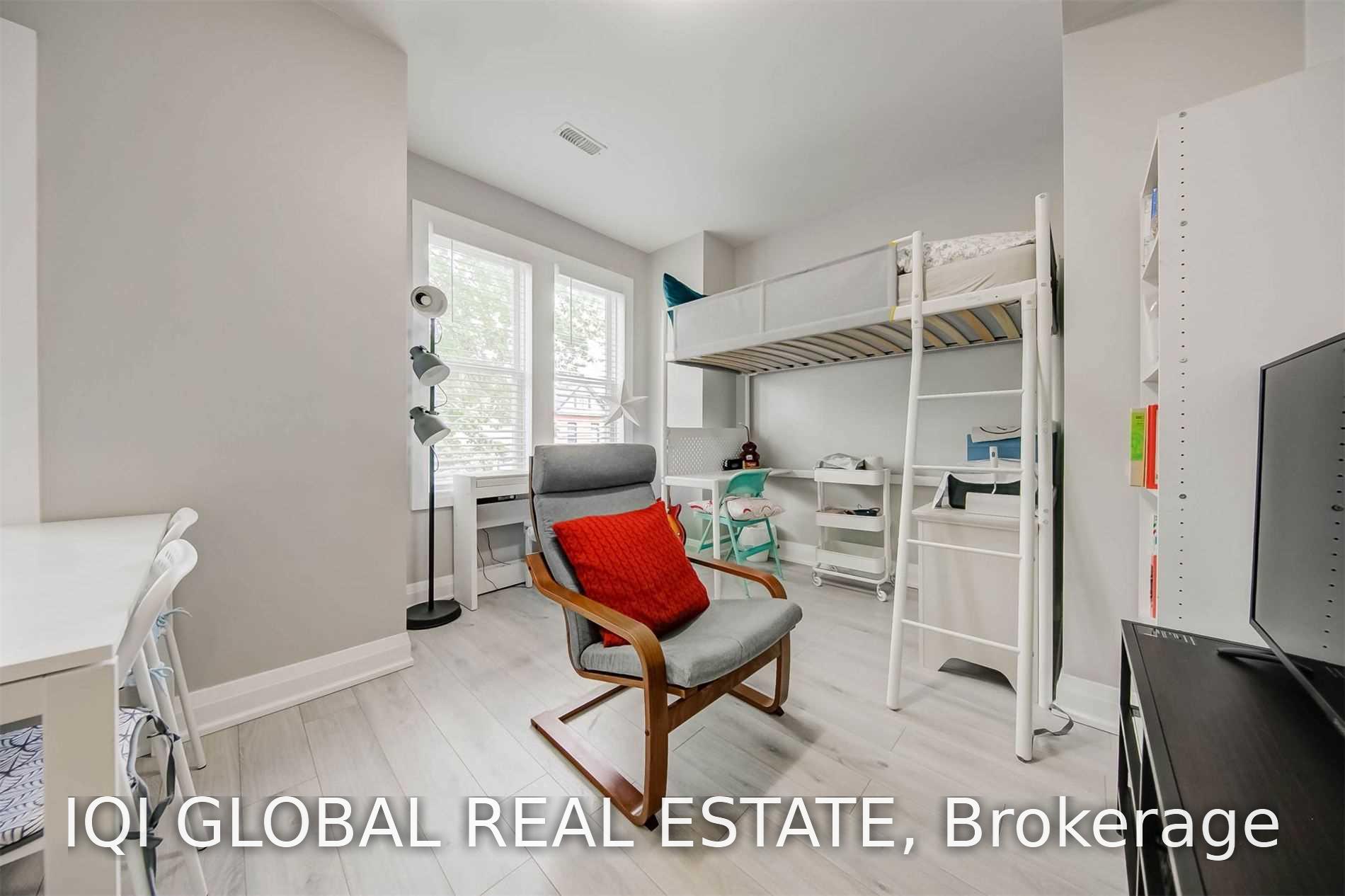 Photo 8 of Unit 2nd Floor Unit, 142 Grace Street, Toronto, Trinity-Bellwoods — HOMEH