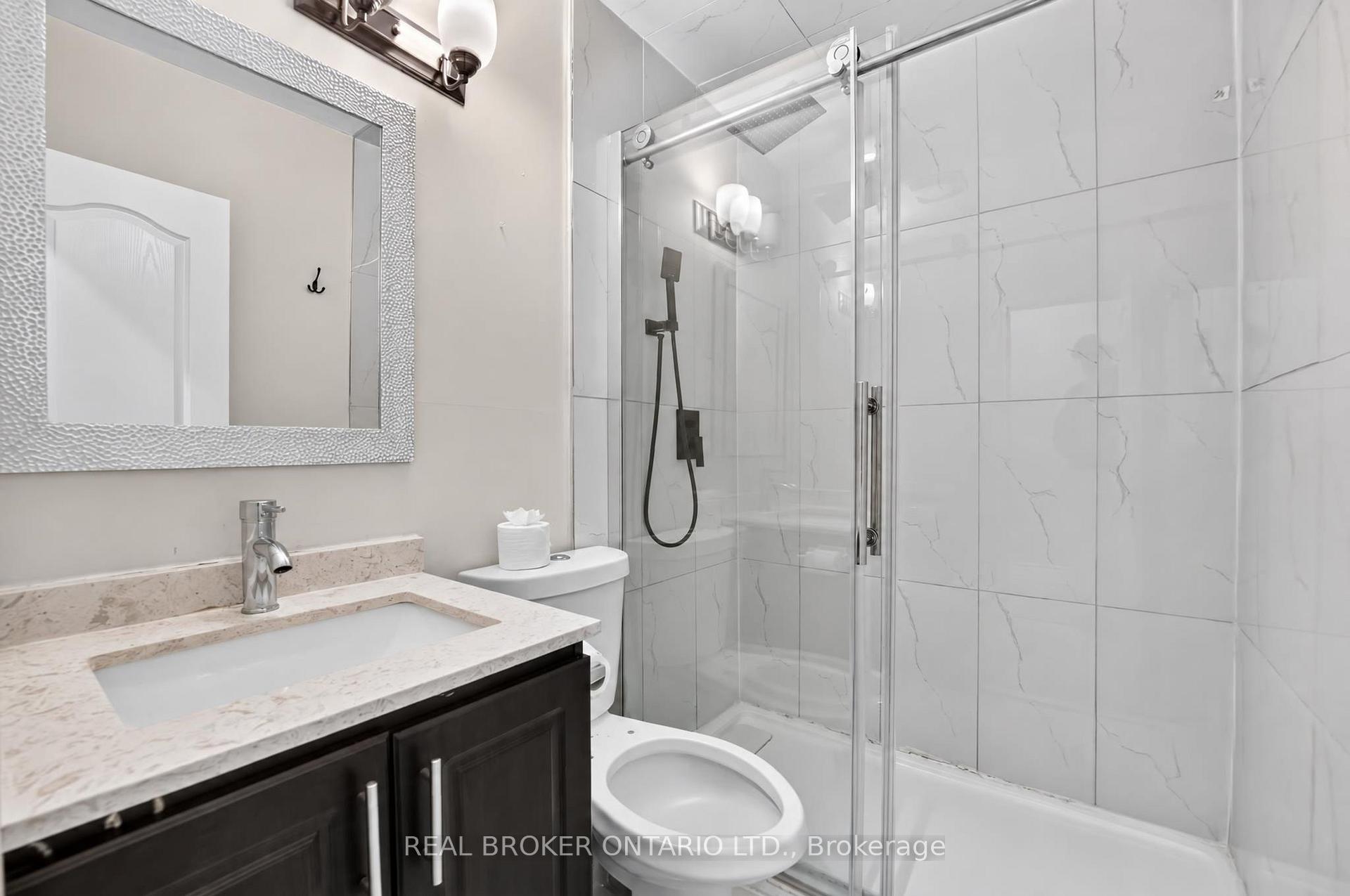 Photo 14 of 27 Vange Crescent, Etobicoke, Mount Olive-Silverstone-Jamestown — HOMEH