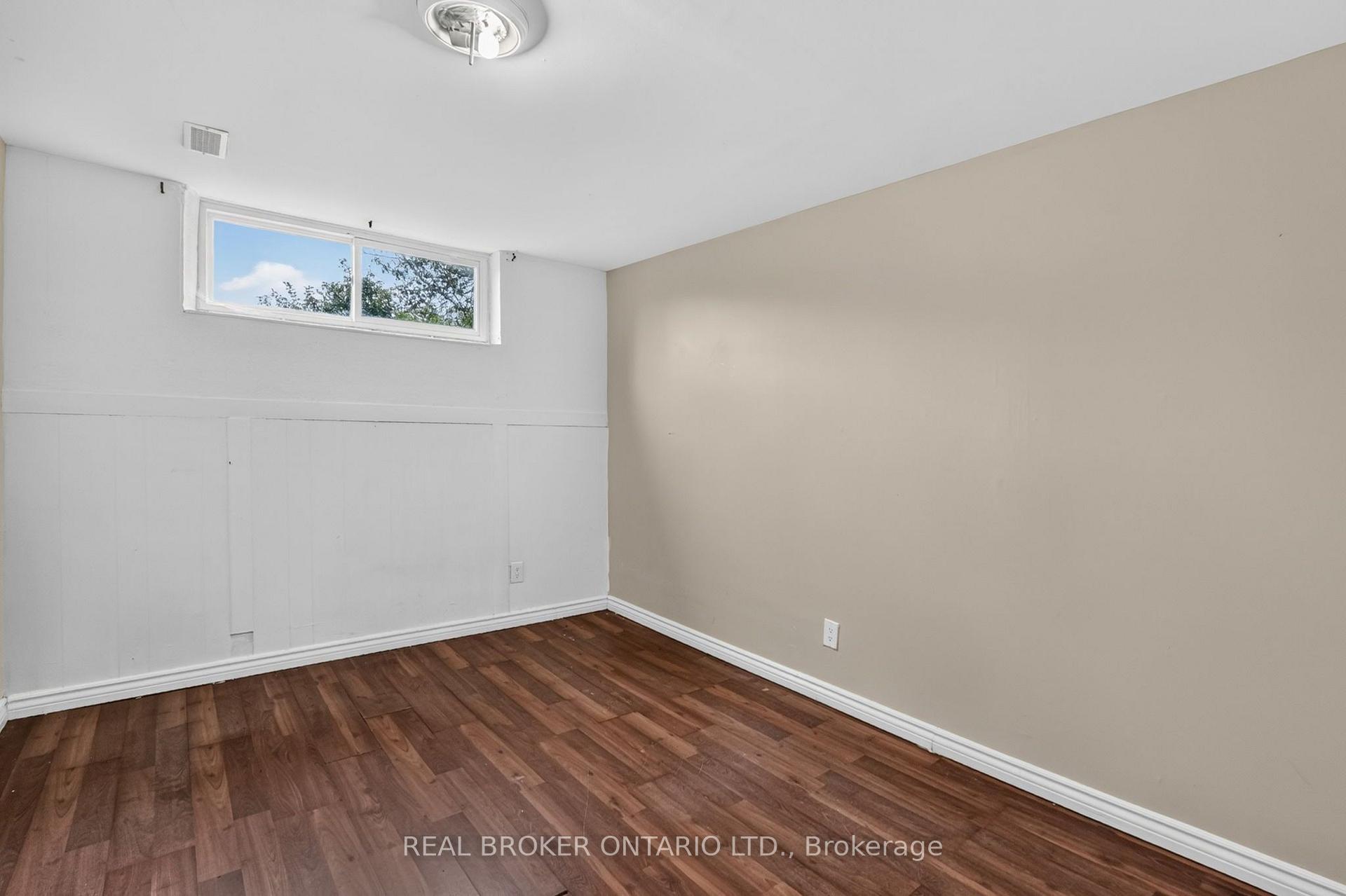 Photo 38 of 27 Vange Crescent, Etobicoke, Mount Olive-Silverstone-Jamestown — HOMEH
